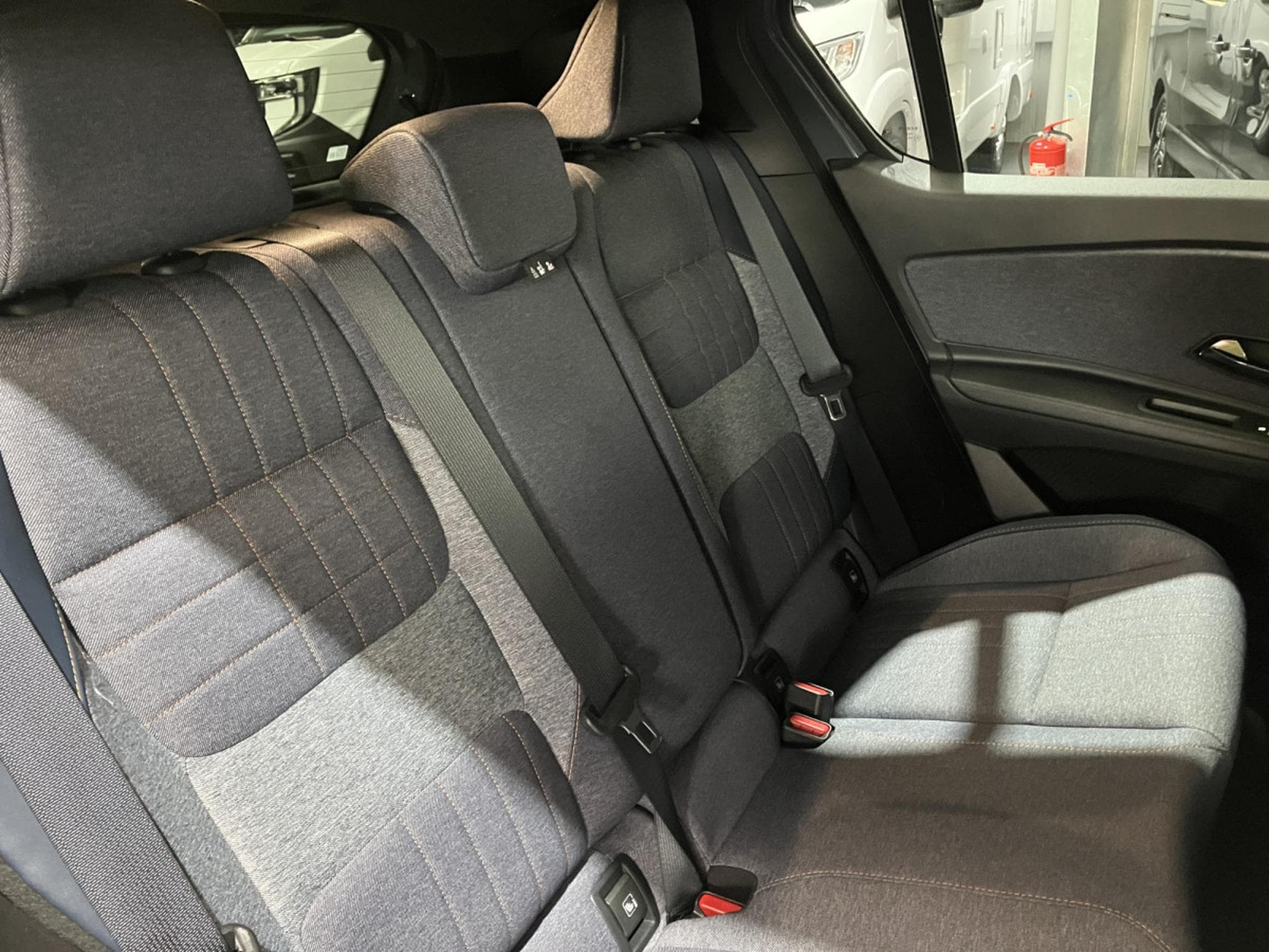 Renault 4 E-Tech techno 150HP Comfort range (2025) - Photo 12