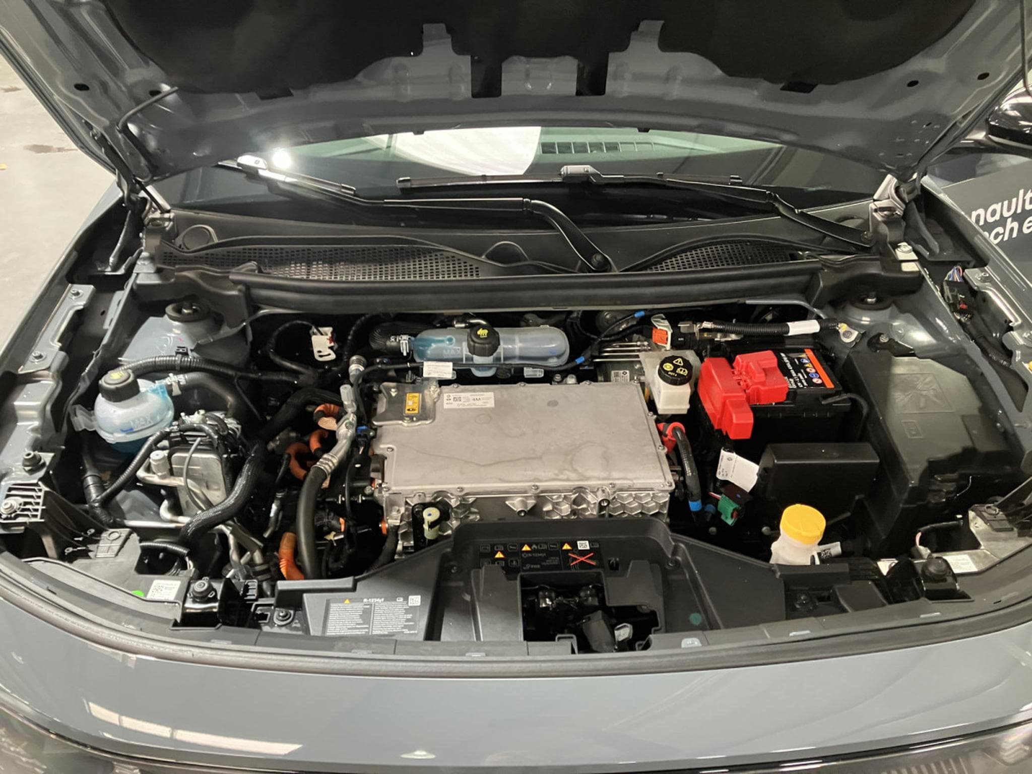 Renault 4 E-Tech techno 150HP Comfort range (2025) - Photo 9