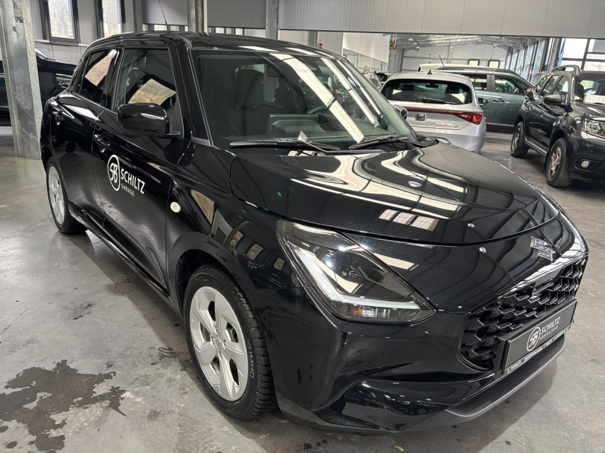 Suzuki Swift 1.2 GL+ (2025) - Photo 1