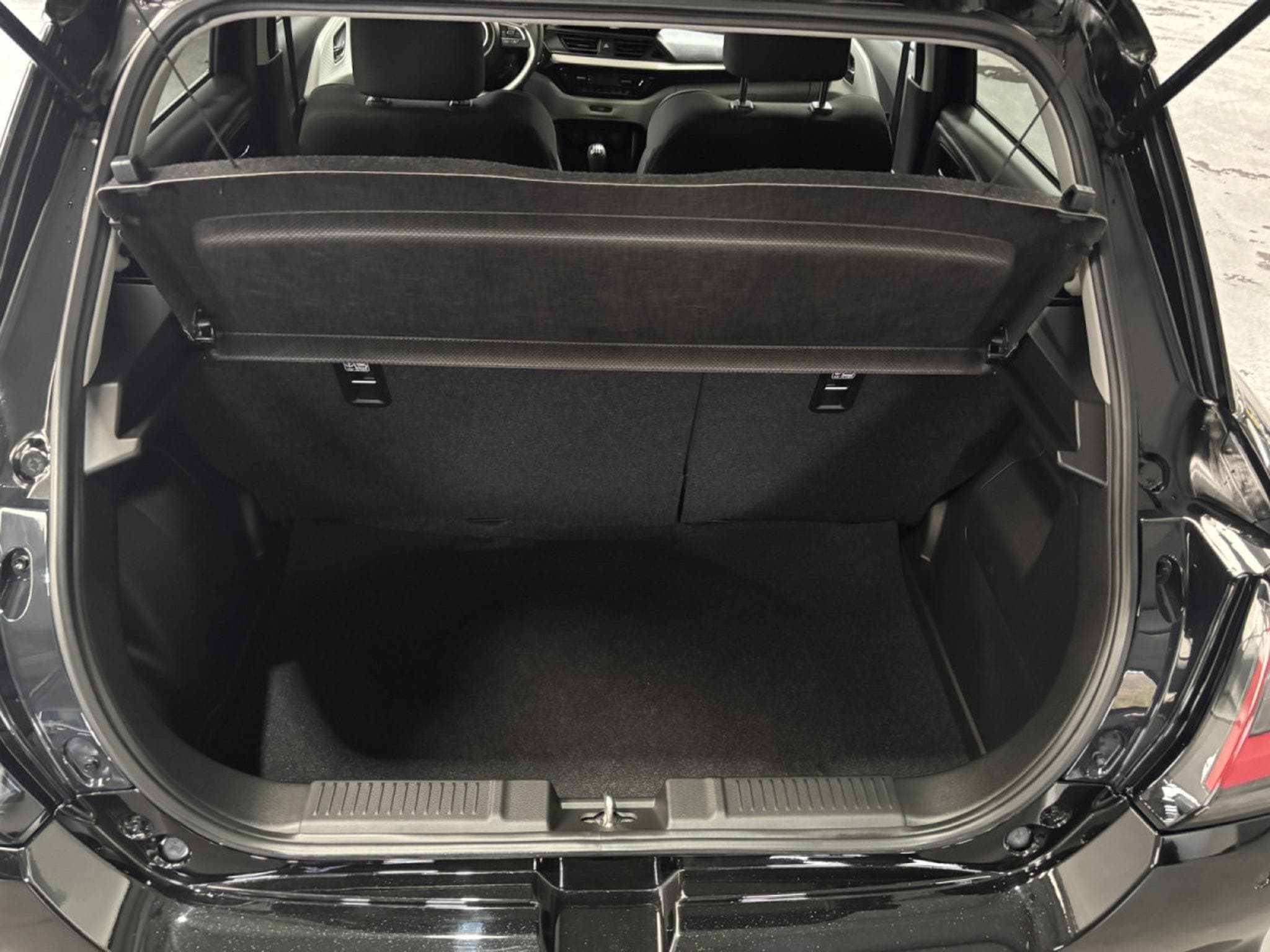 Suzuki Swift 1.2 GL+ (2025) - Photo 14