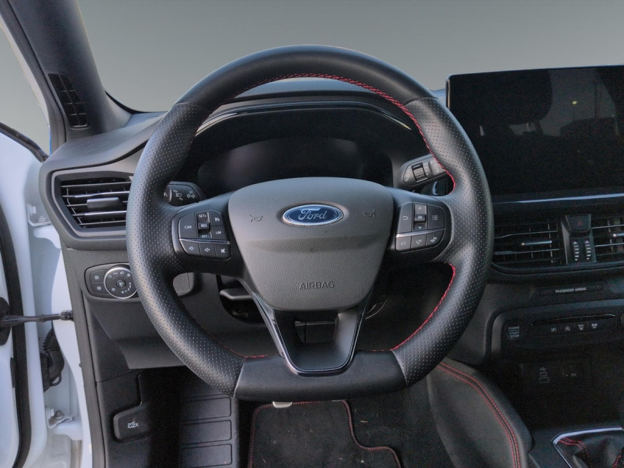 Ford Focus 1.0 EcoBoost MHEV ST-Line X (2022) - Photo 13