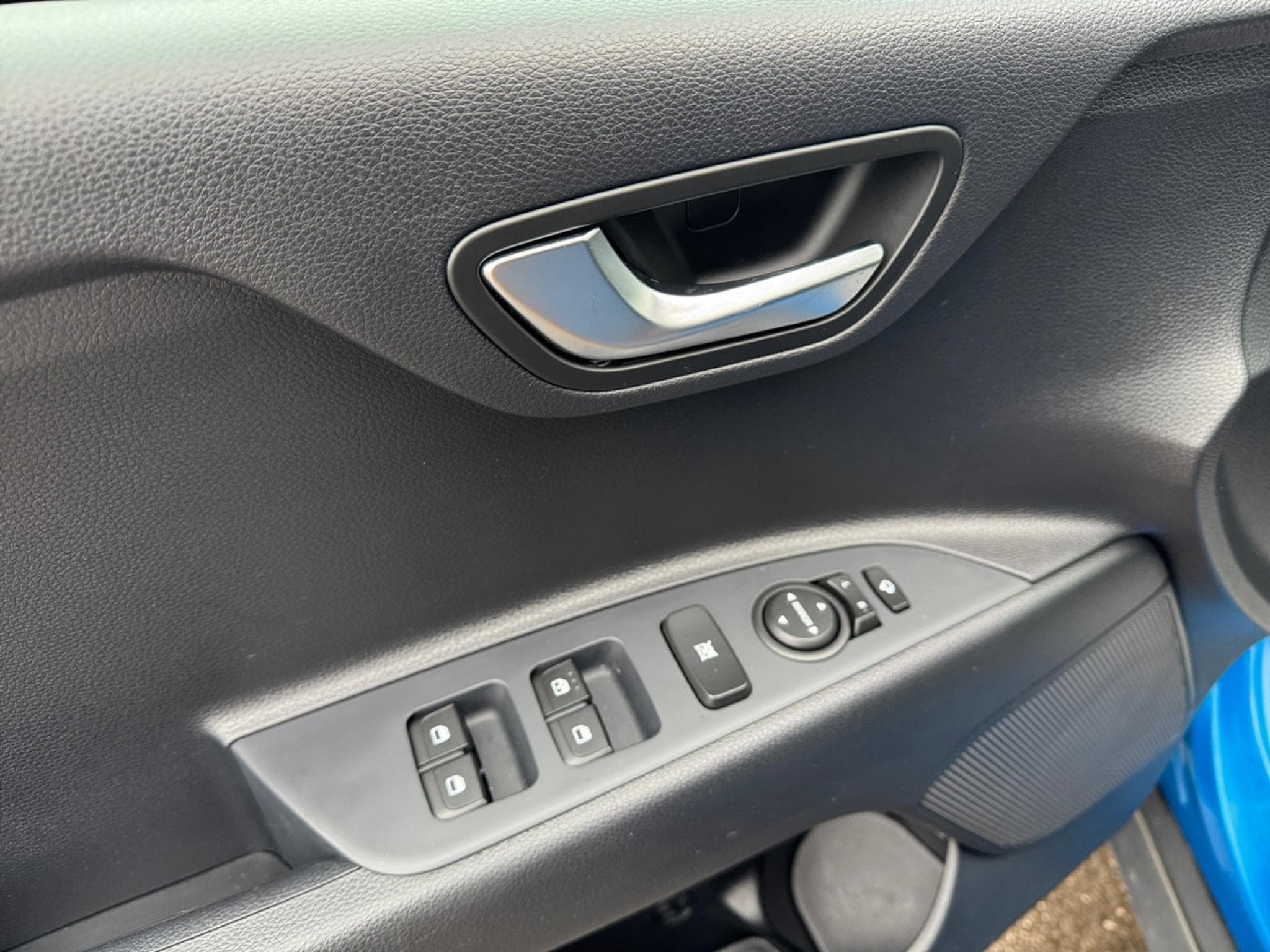 Kia Stonic Pulse 1.0T ISG (2024) - Photo 11