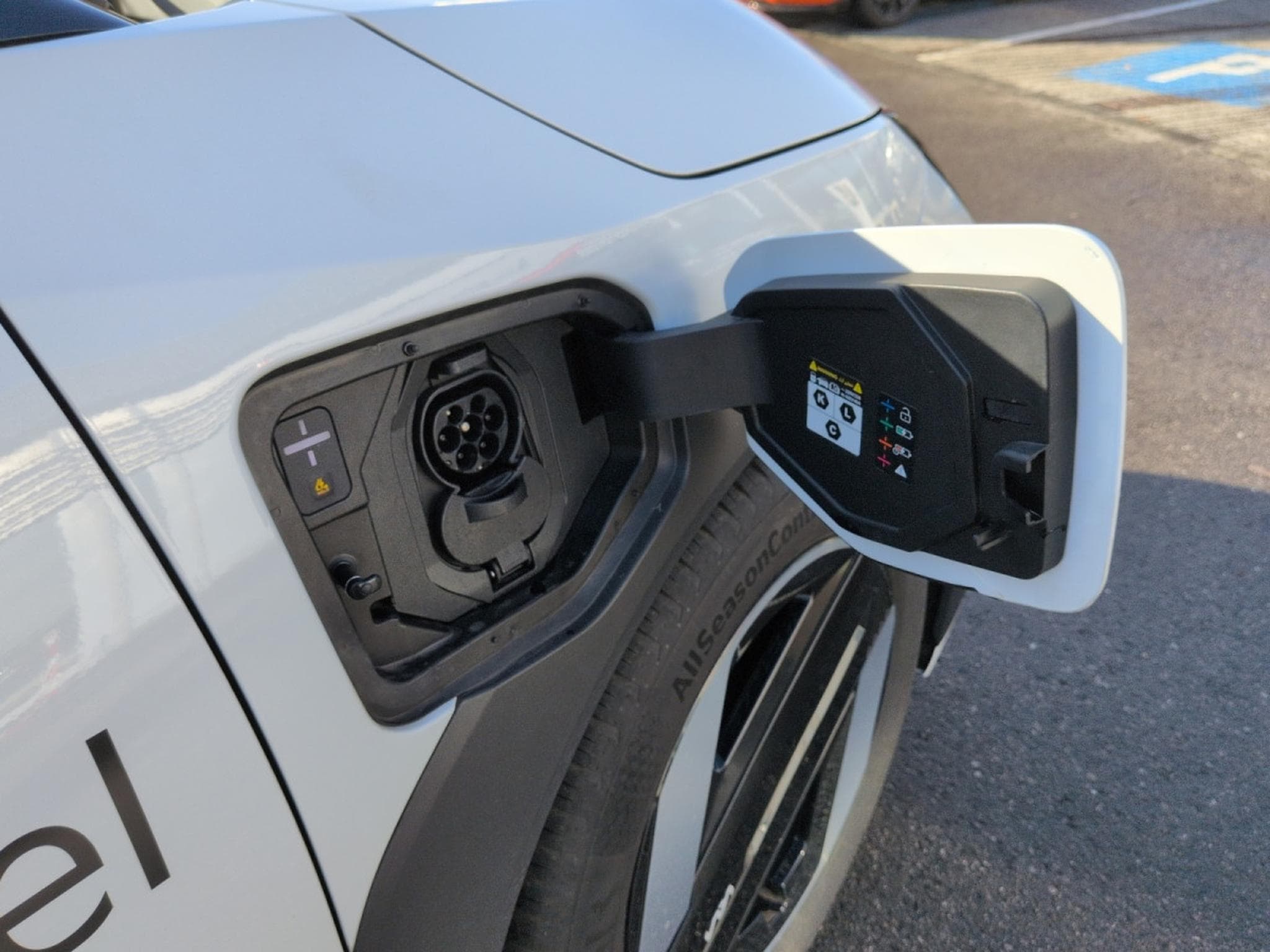 Kia EV4 Business Plus 81,4 kWh FWD (2025) - Photo 9