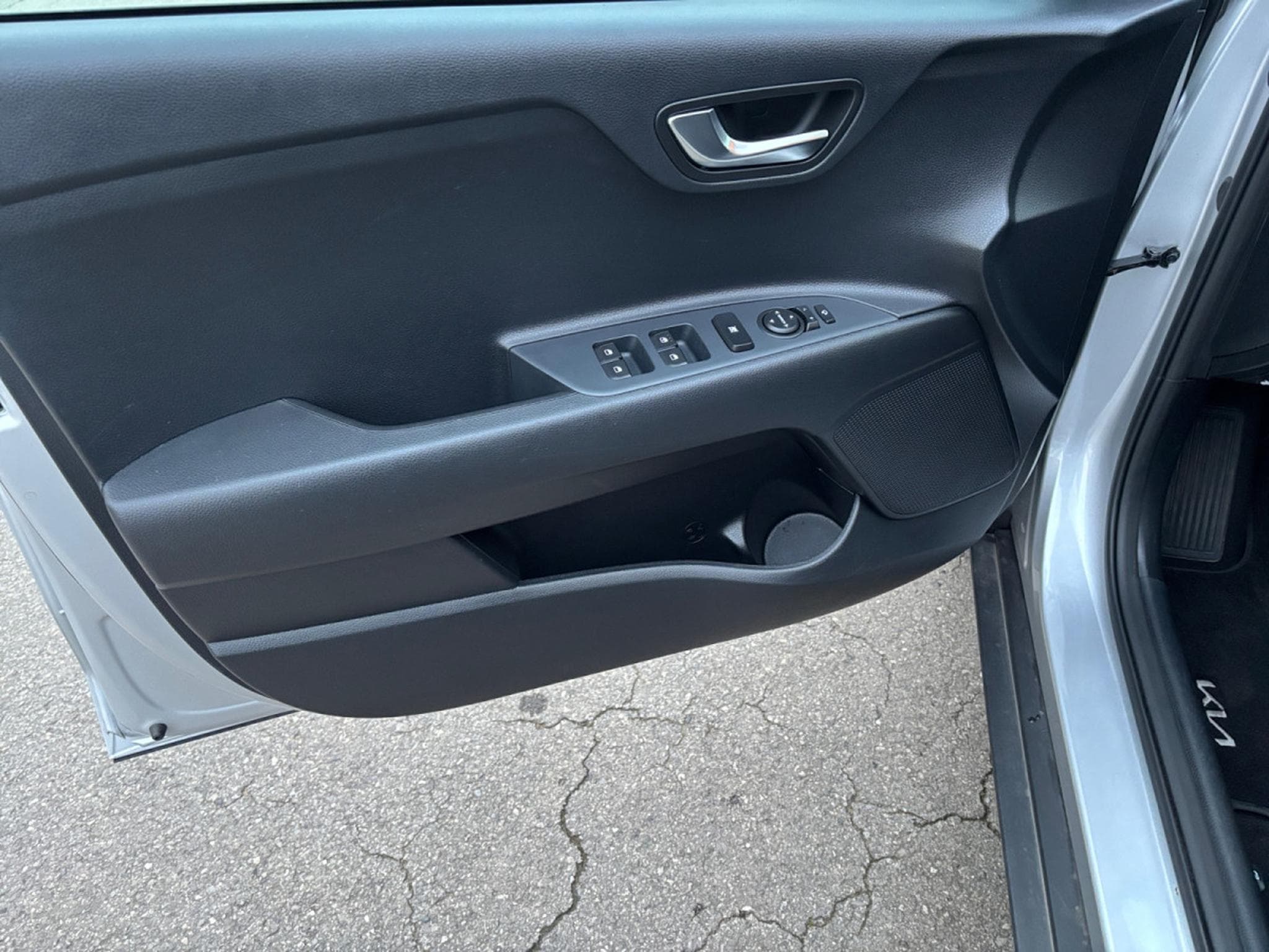 Kia Stonic Pulse 1.0T ISG (2024) - Photo 10