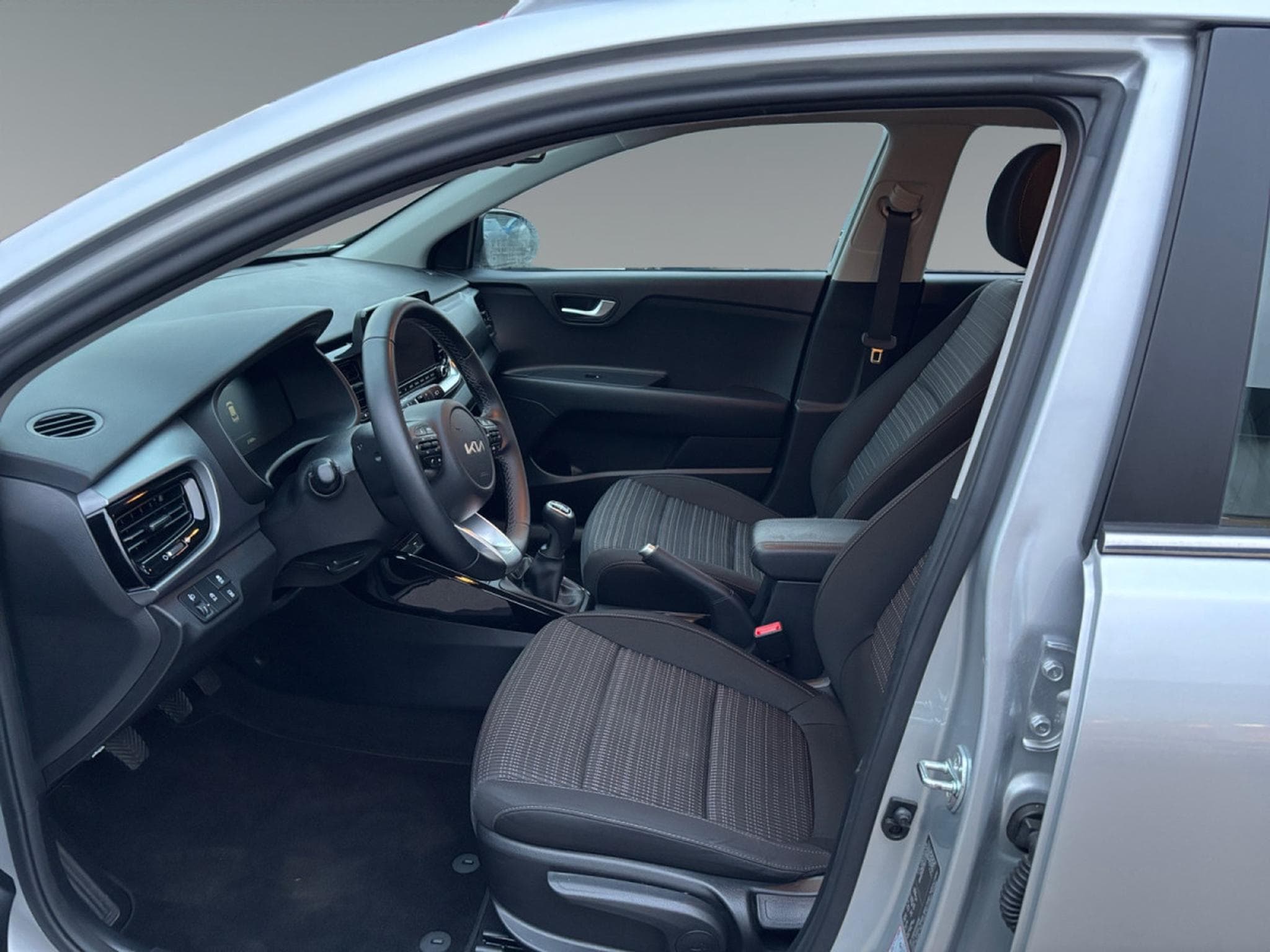 Kia Stonic Pulse 1.0T ISG (2024) - Photo 11