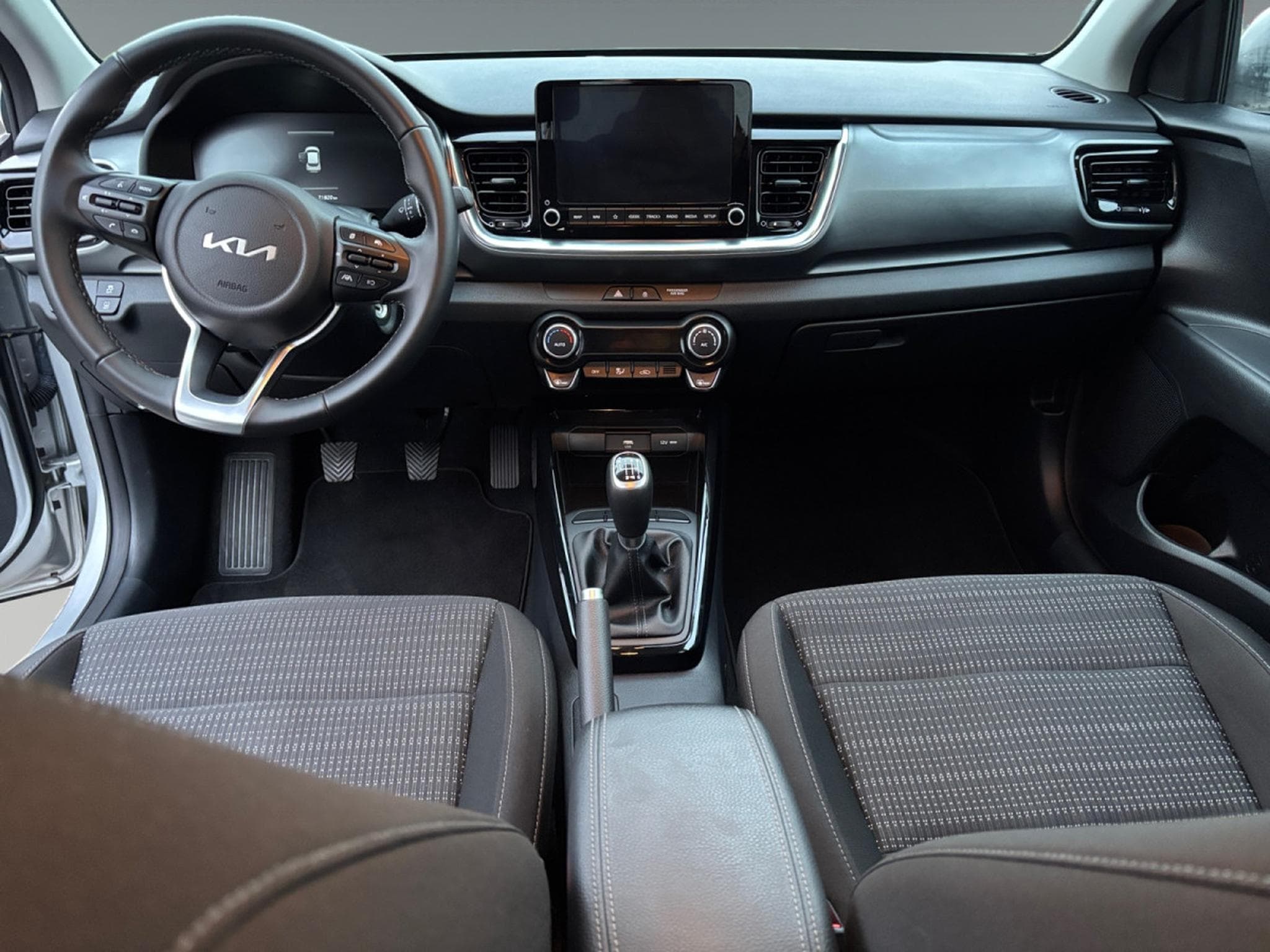 Kia Stonic Pulse 1.0T ISG (2024) - Photo 14