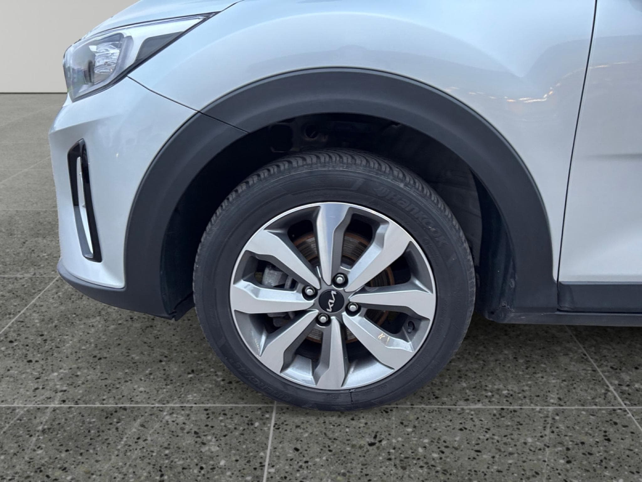 Kia Stonic Pulse 1.0T ISG (2024) - Photo 9