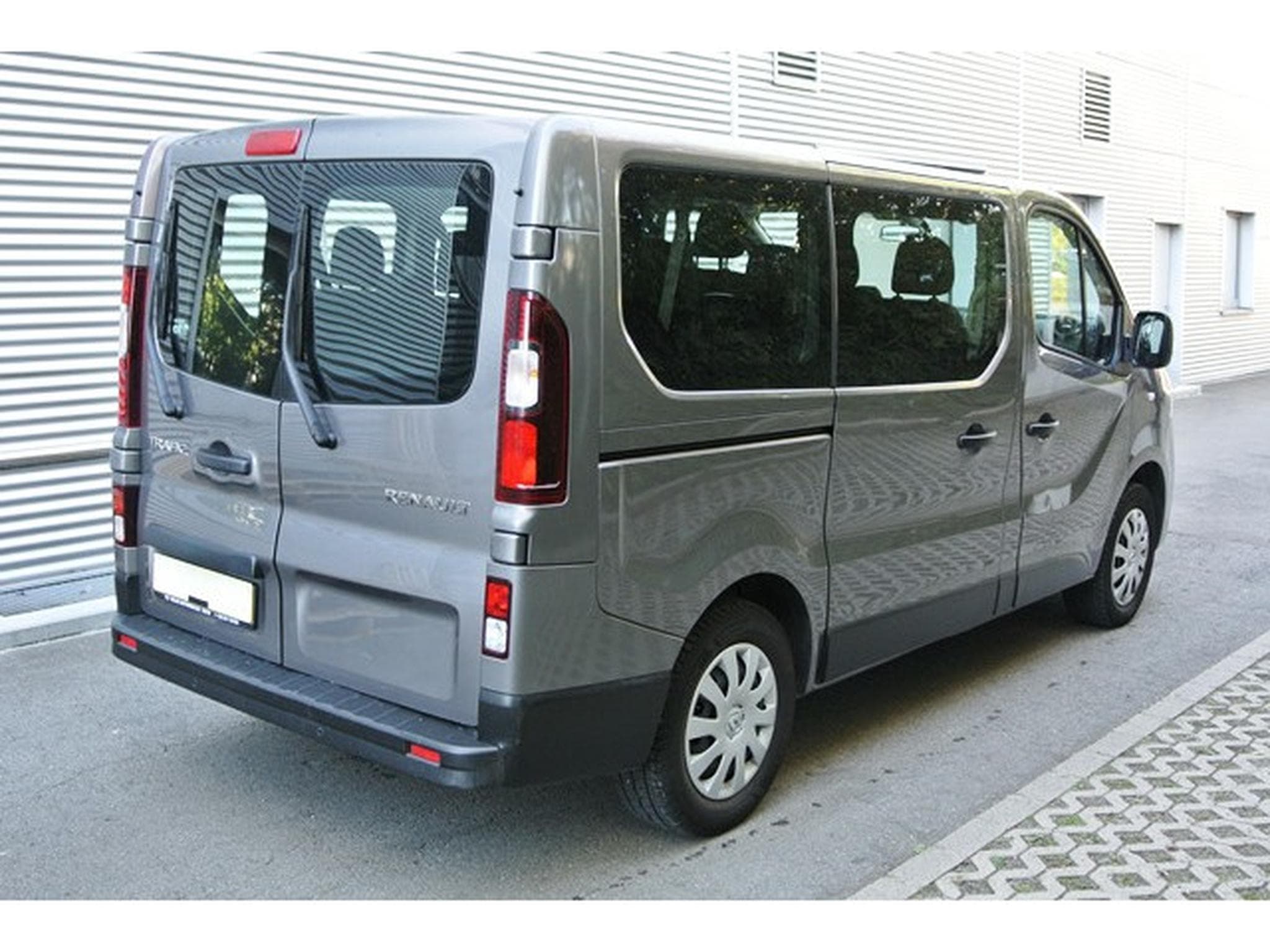 Renault Trafic LOCATION 1.6 DCI 120 9 PLACES - LOCATION RENAULT TRAFIC 9 PL (2019) - Photo 5