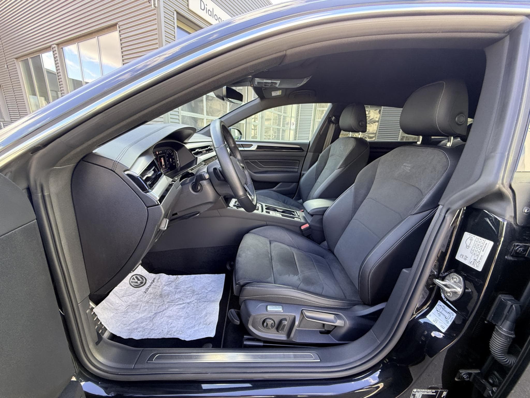VW Arteon Shooting Brake R-line 2.0 TDI 200 ch DSG 7 vitesses (2023) - Photo 4