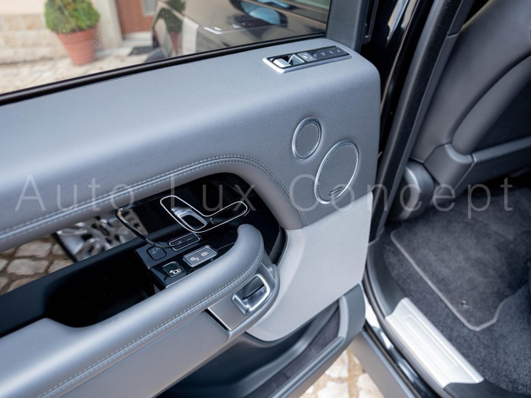 Land-Rover Range Rover SDV8 (2019) - Photo 13