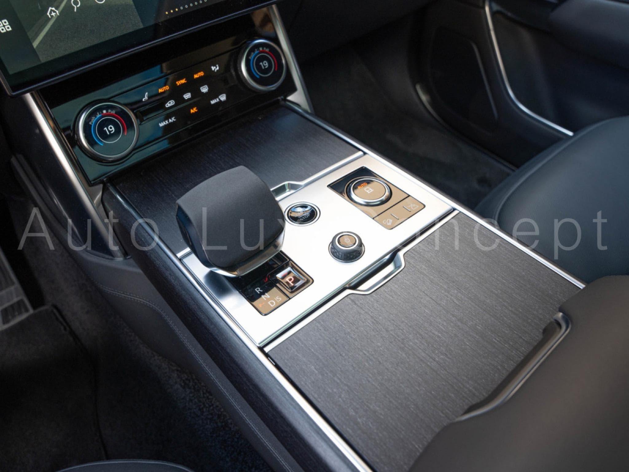 Land-Rover Range Rover P530 HSE SWB (2022) - Photo 16
