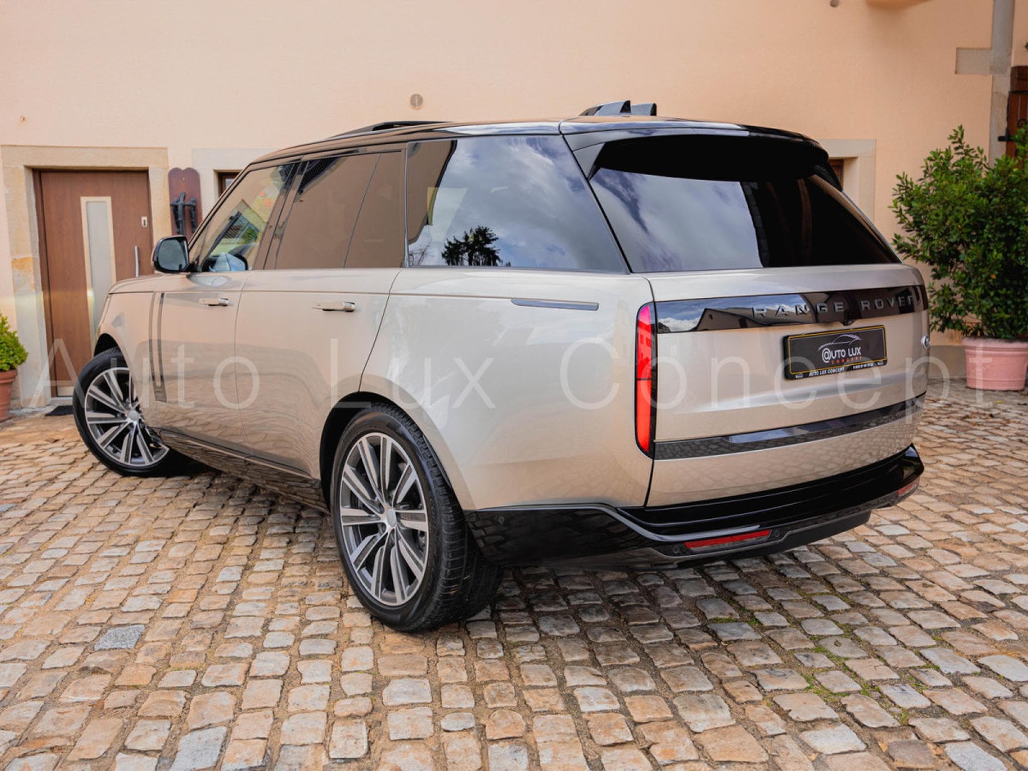 Land-Rover Range Rover P530 HSE SWB (2022) - Photo 5