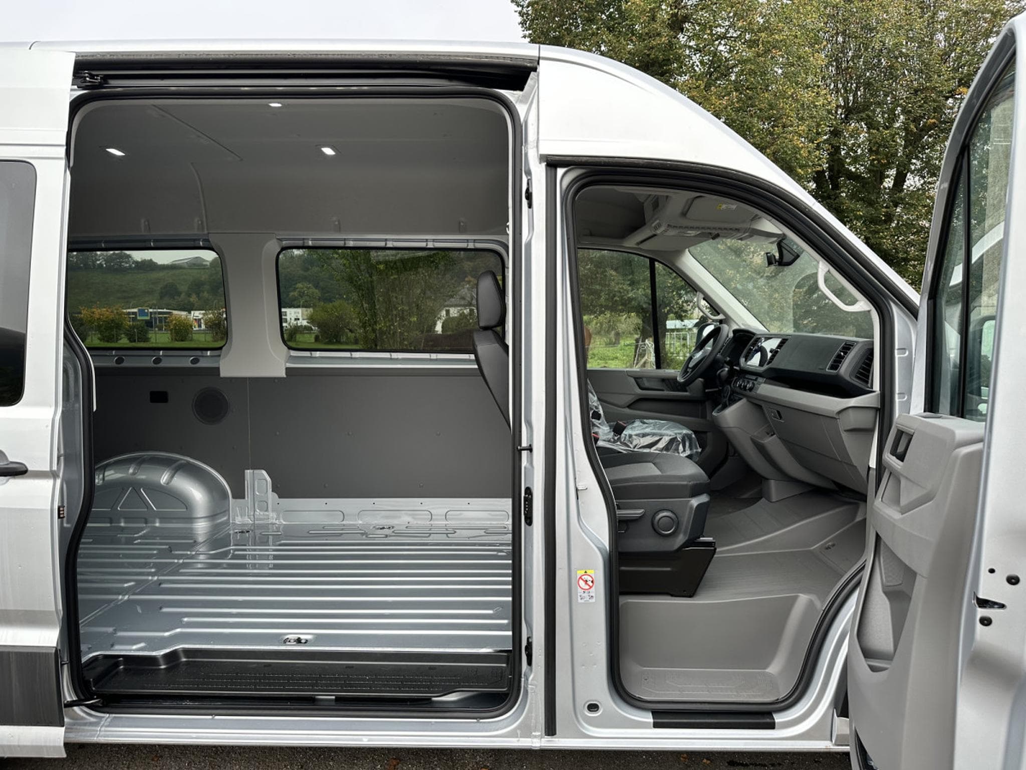 VW Crafter 35 Fourgon Trendline Toit surélévé 2.0 TDI 177cv / 130kW TDI (2025) - Photo 5