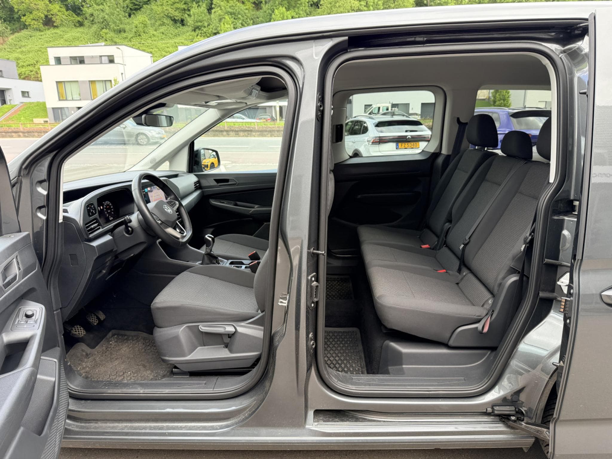 VW Caddy 4 MOTION 2.0 TDI 122cv 6 vitesses (2025) - Photo 5