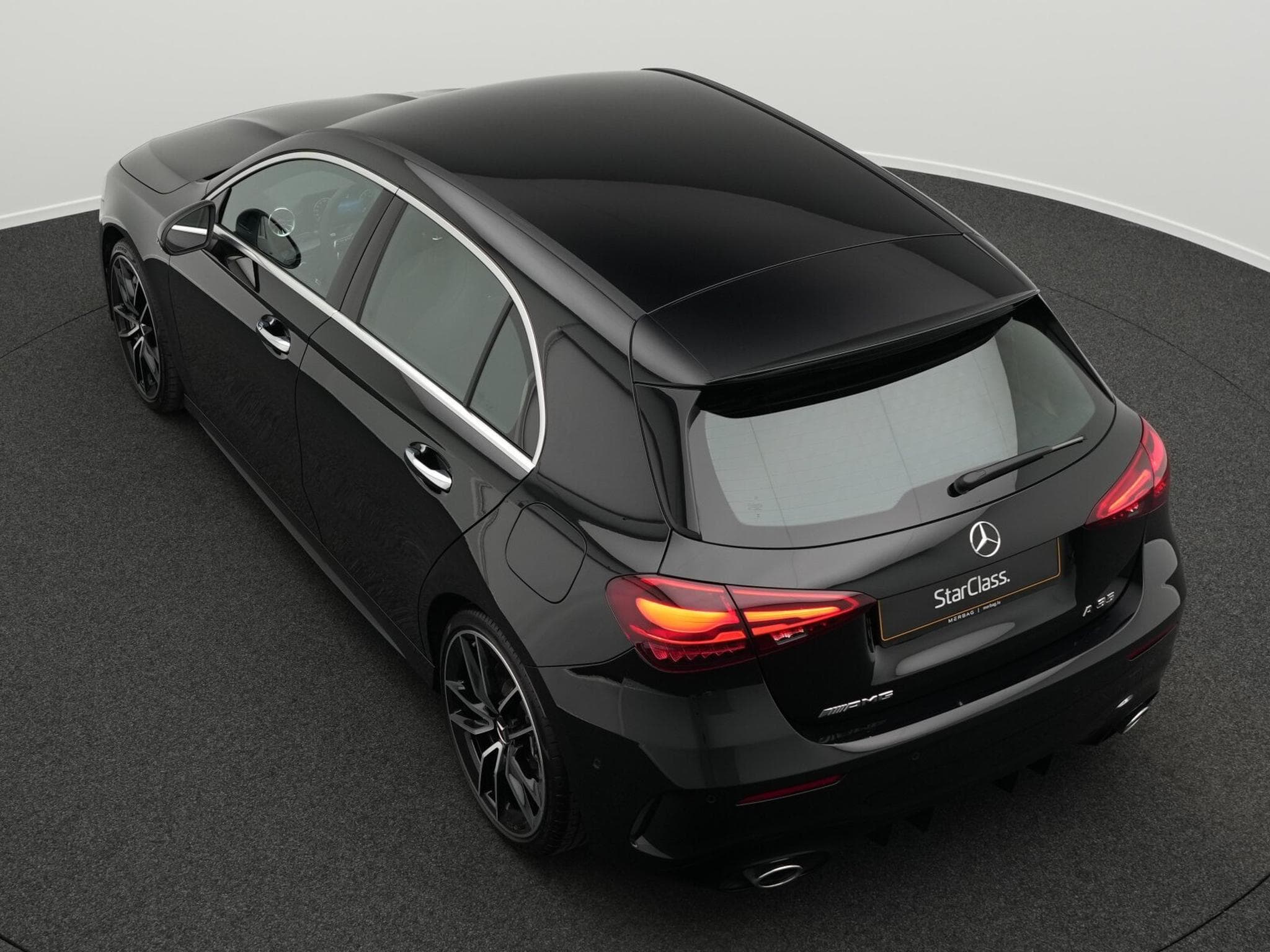 Mercedes A 35 AMG 4MATIC Multi+Kamera+MBUX+Ambi (2025) - Photo 11