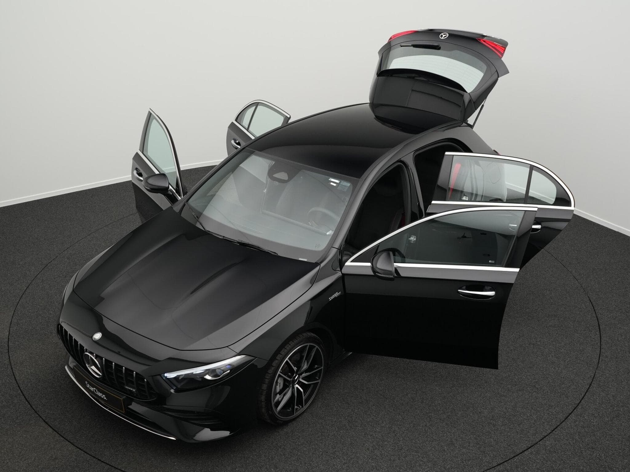 Mercedes A 35 AMG 4MATIC Multi+Kamera+MBUX+Ambi (2025) - Photo 12