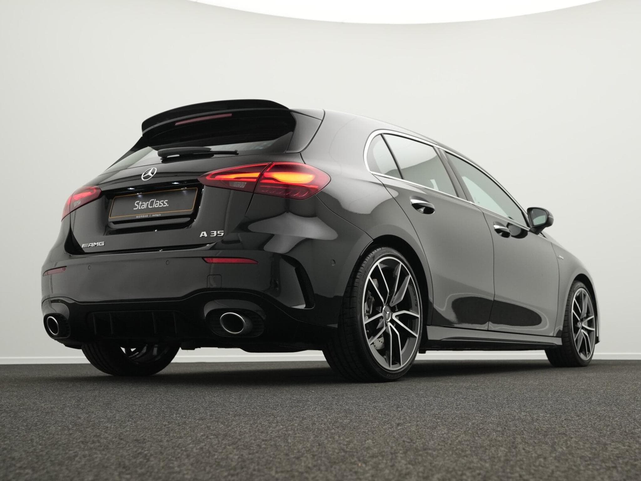 Mercedes A 35 AMG 4MATIC Multi+Kamera+MBUX+Ambi (2025) - Photo 9