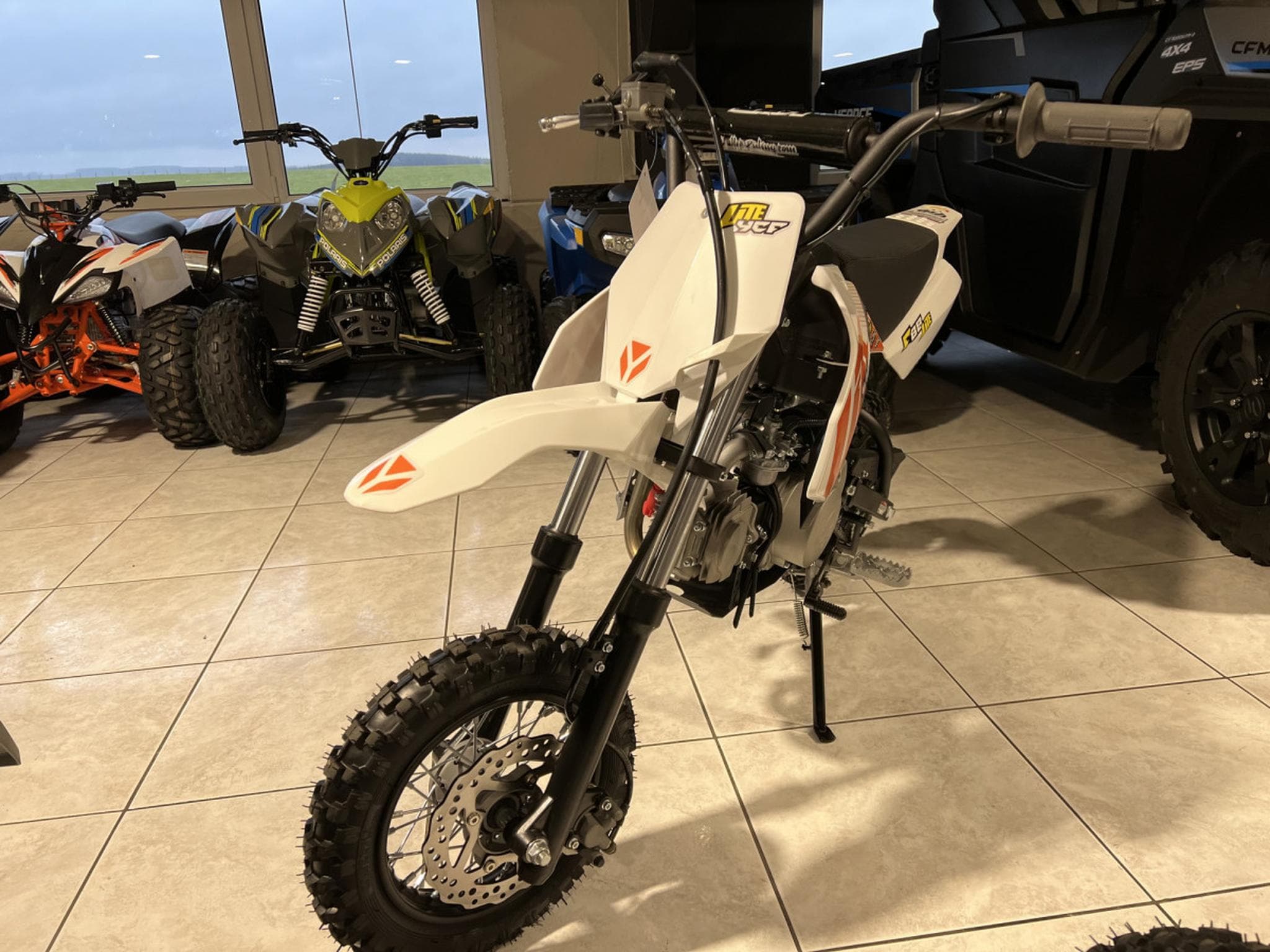 YCF Lite F S (2024) - Photo 2