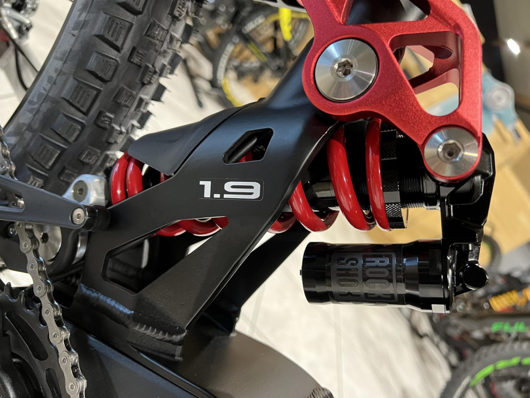 Fantic XEF 1.9 RACE 720Wh, 29''-27,5'', freins 4 pistons, 90 Nm (2026) - Photo 4