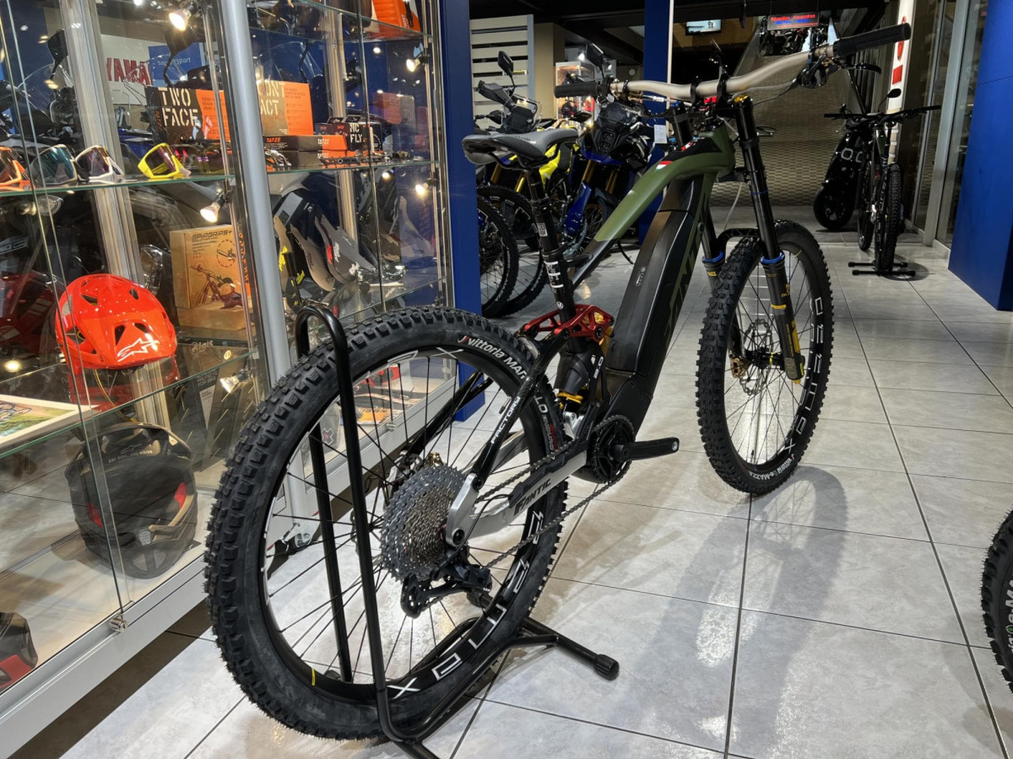 Fantic XXF 2.0 FACTORY Öhlins 720Wh, 29''-27,5'', freins 4 pistons, 90 (2026) - Photo 3