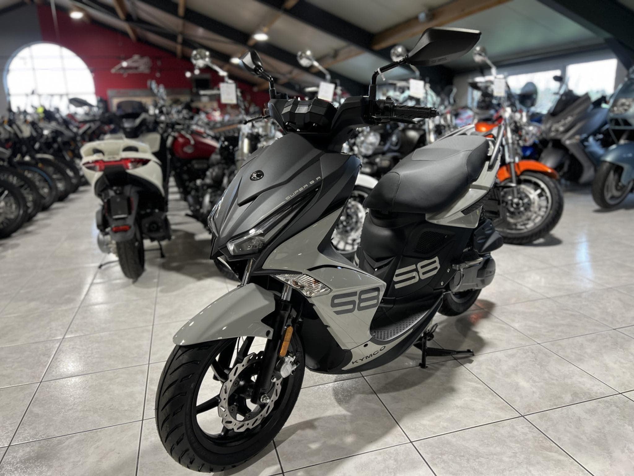 Kymco Super 8 R Classe B 45km/h (2024) - Photo 2