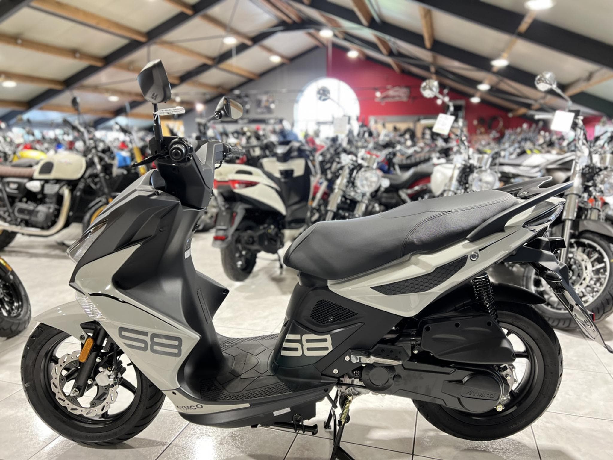 Kymco Super 8 R Classe B 45km/h (2024) - Photo 4