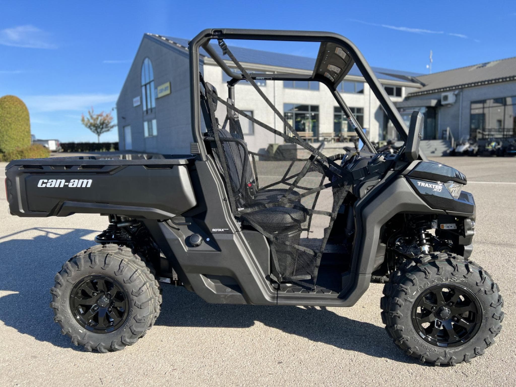 BRP Can-Am Traxter MY25 XU DPS  HD10 T1b + 60 km/h noir (2024) - Photo 1