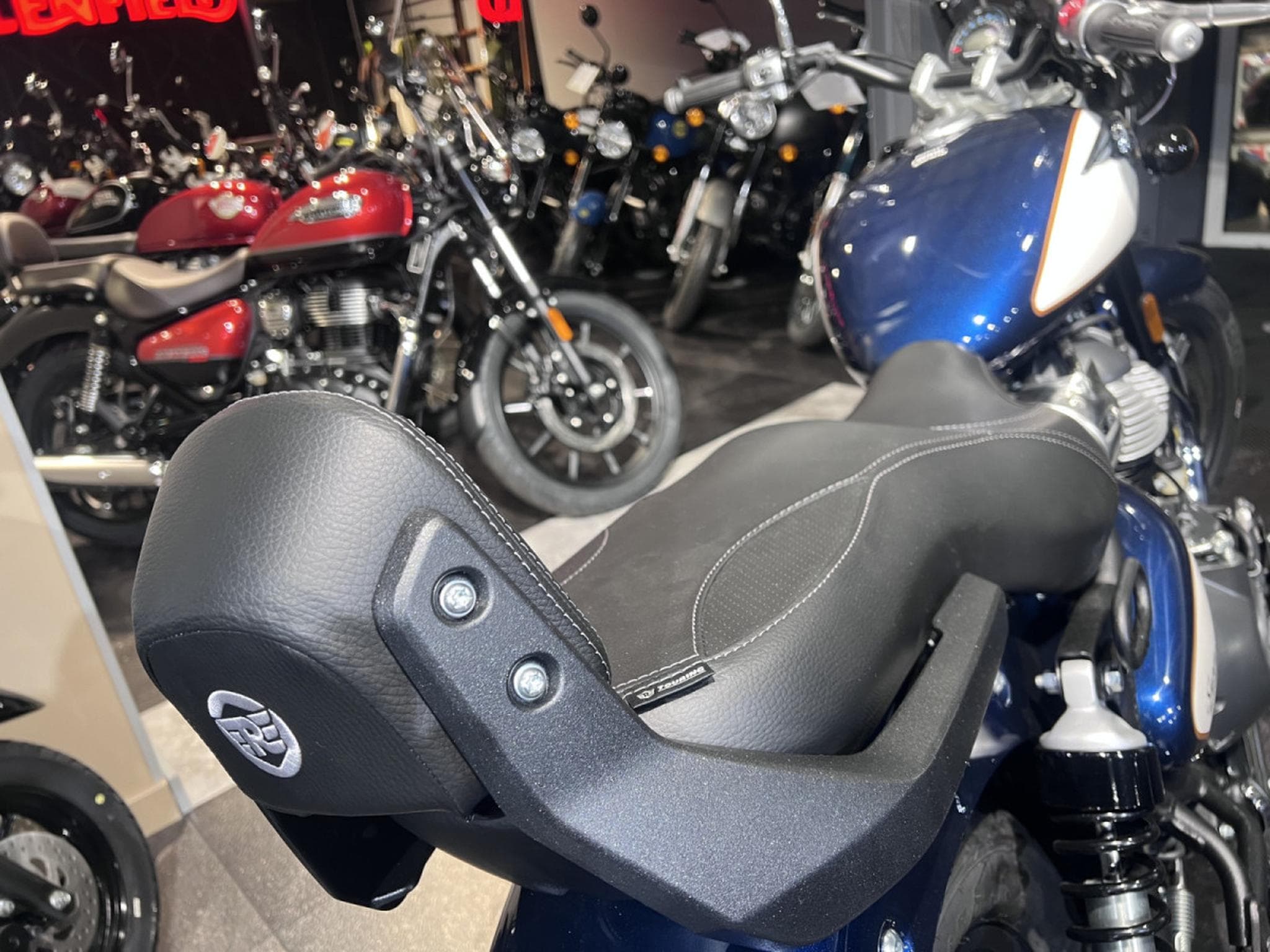 Royal Enfield Meteor Bleu  Celestial (2025) - Photo 5