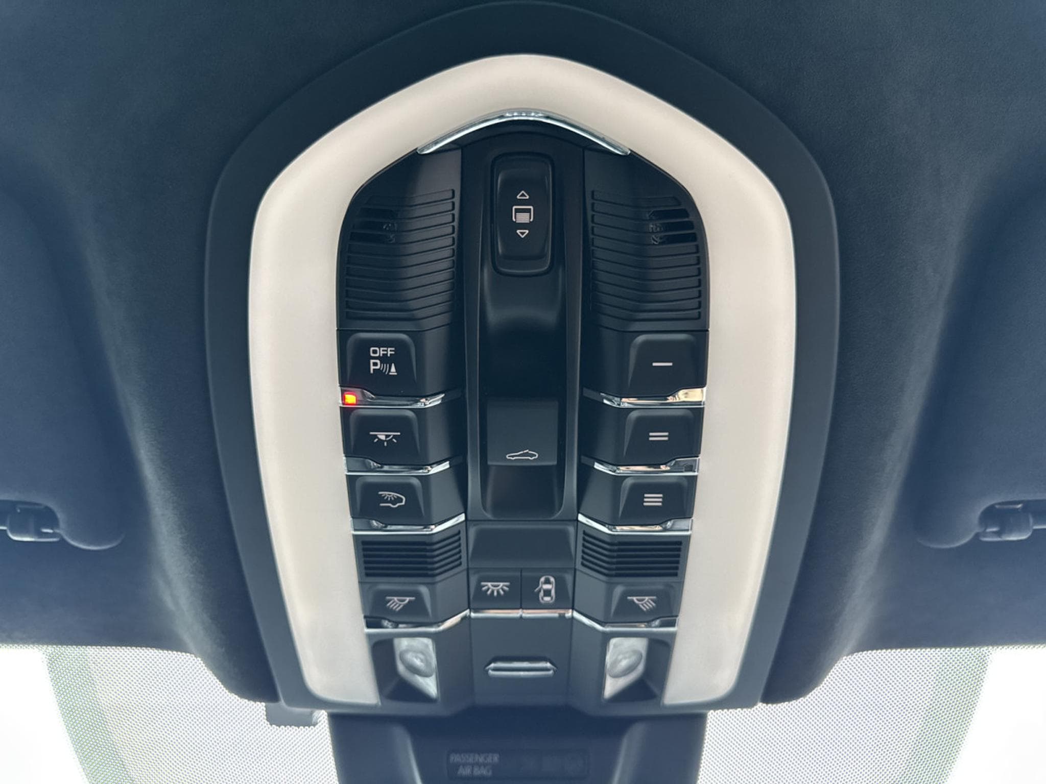 Porsche Macan Porsche Macan Turbo - Chrono Sport - PDLS+ - BOSE (2021) - Photo 13
