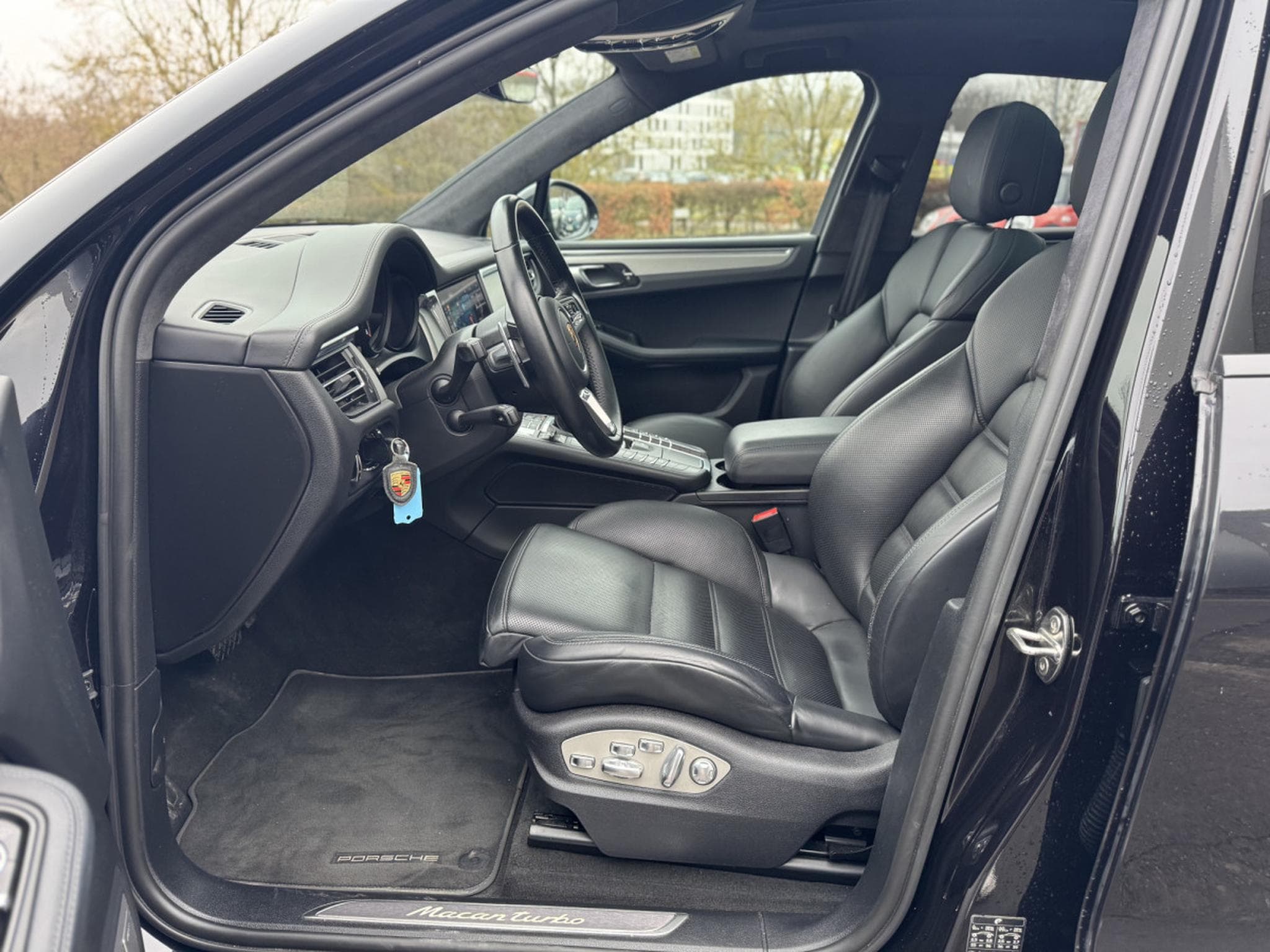 Porsche Macan Porsche Macan Turbo - Chrono Sport - PDLS+ - BOSE (2021) - Photo 6