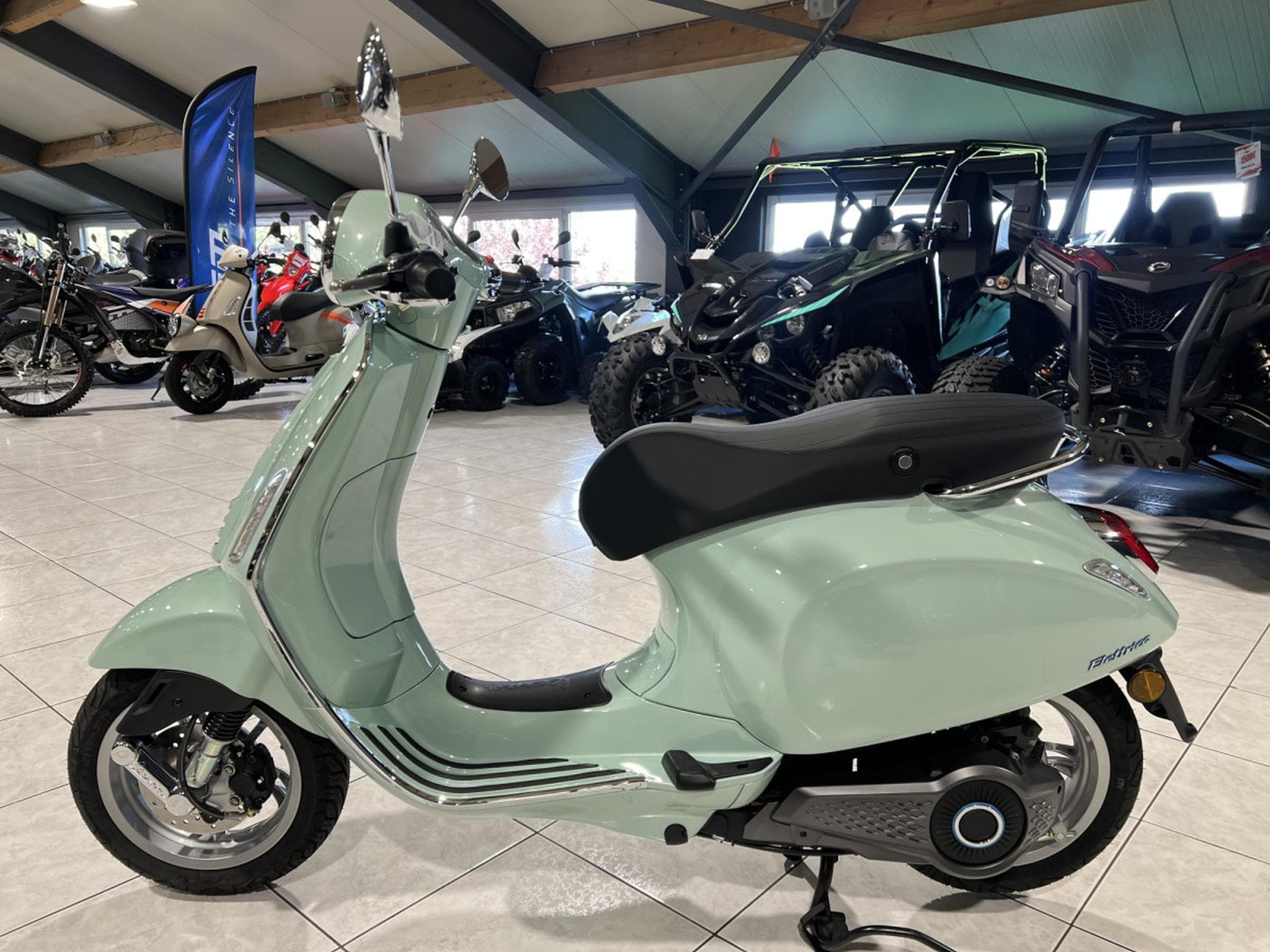 Vespa Elettrica 45 Km/h (2024) - Photo 4