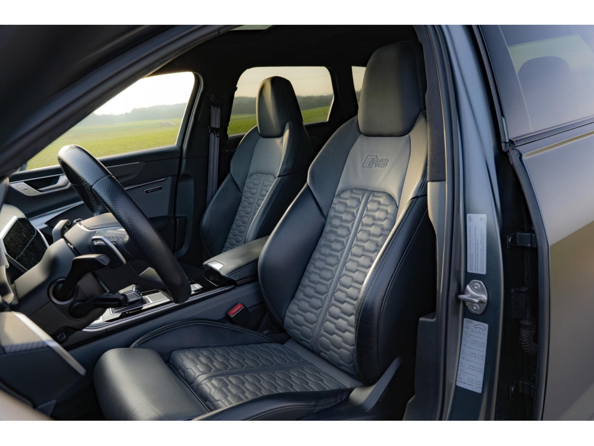Audi RS6 EXCLUSIVE / B&O / MATRIX (2022) - Photo 10