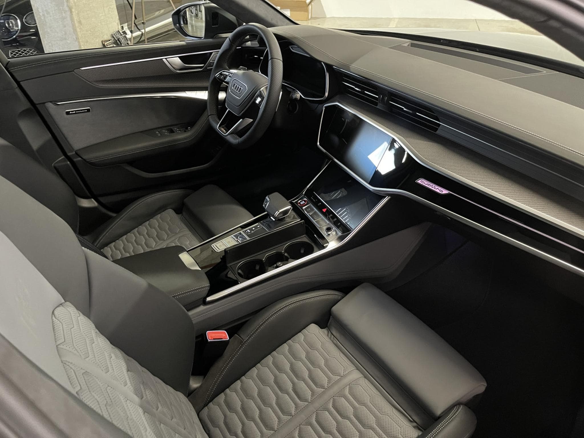 Audi RS6 EXCLUSIVE / B&O / MATRIX (2022) - Photo 12