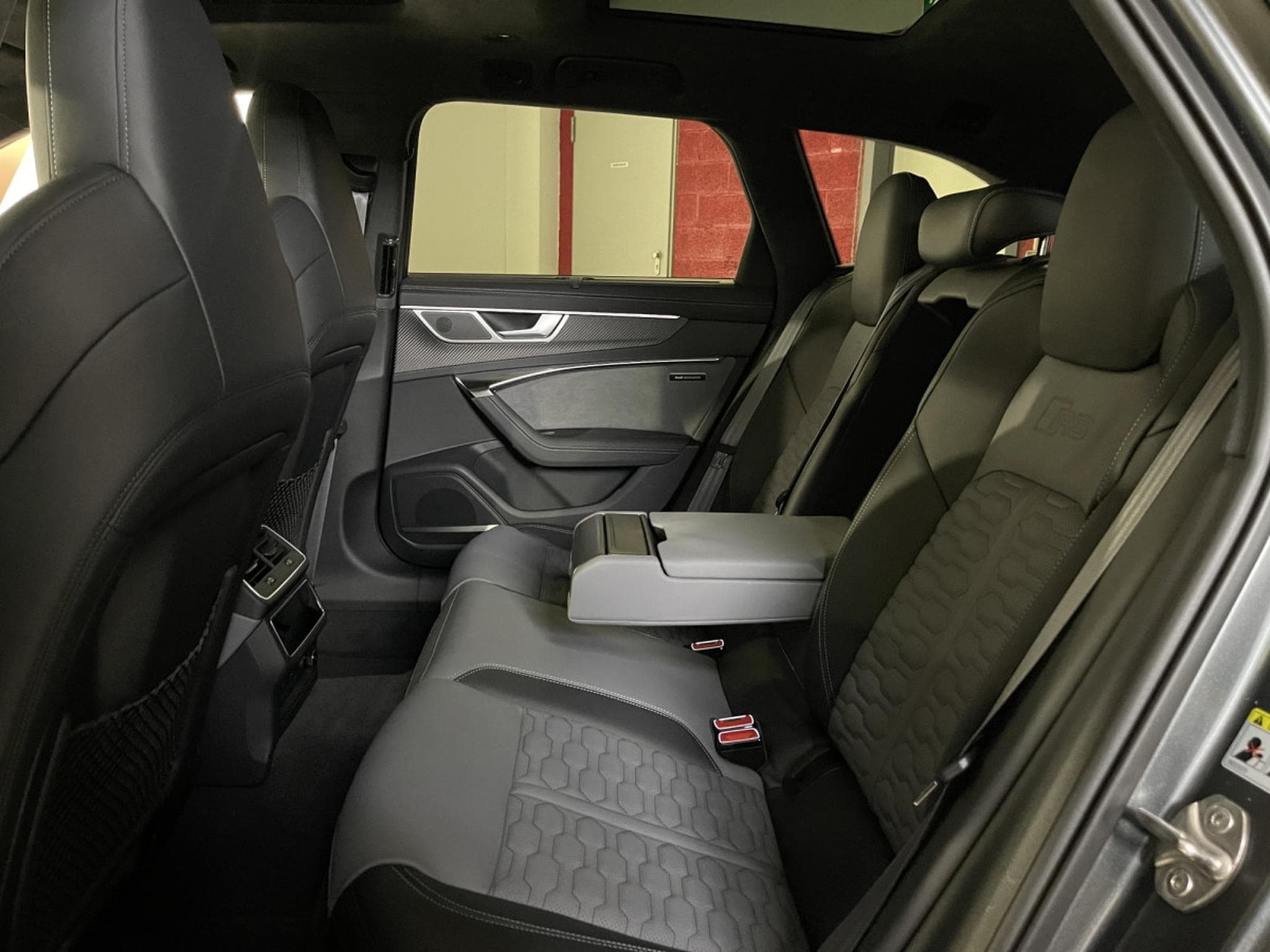 Audi RS6 EXCLUSIVE / B&O / MATRIX (2022) - Photo 13