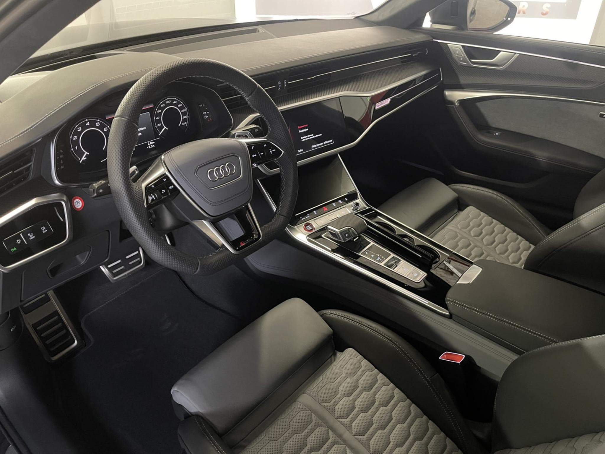 Audi RS6 EXCLUSIVE / B&O / MATRIX (2022) - Photo 14