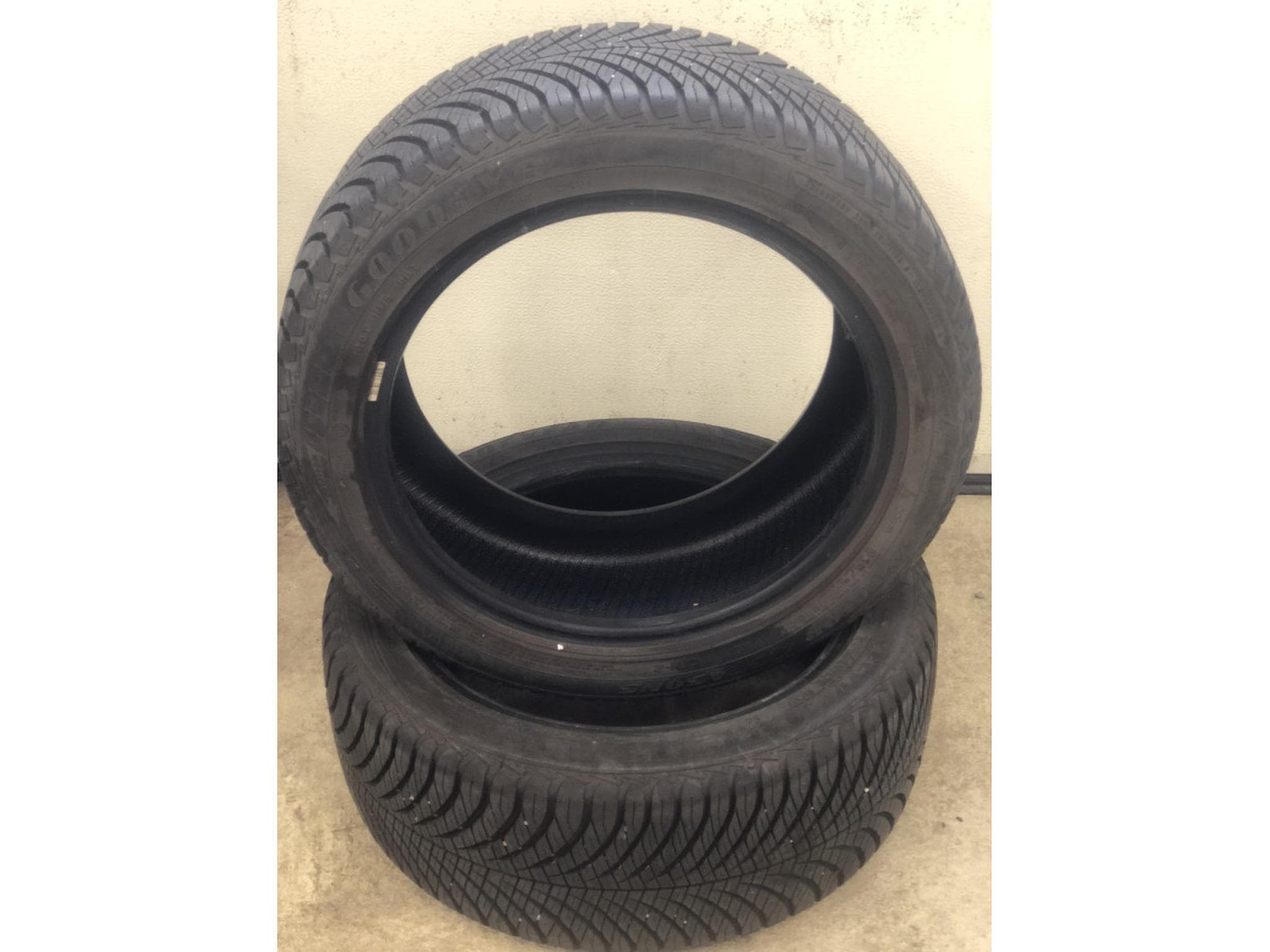 Pneus toutes saisons – 16" - Photo 1