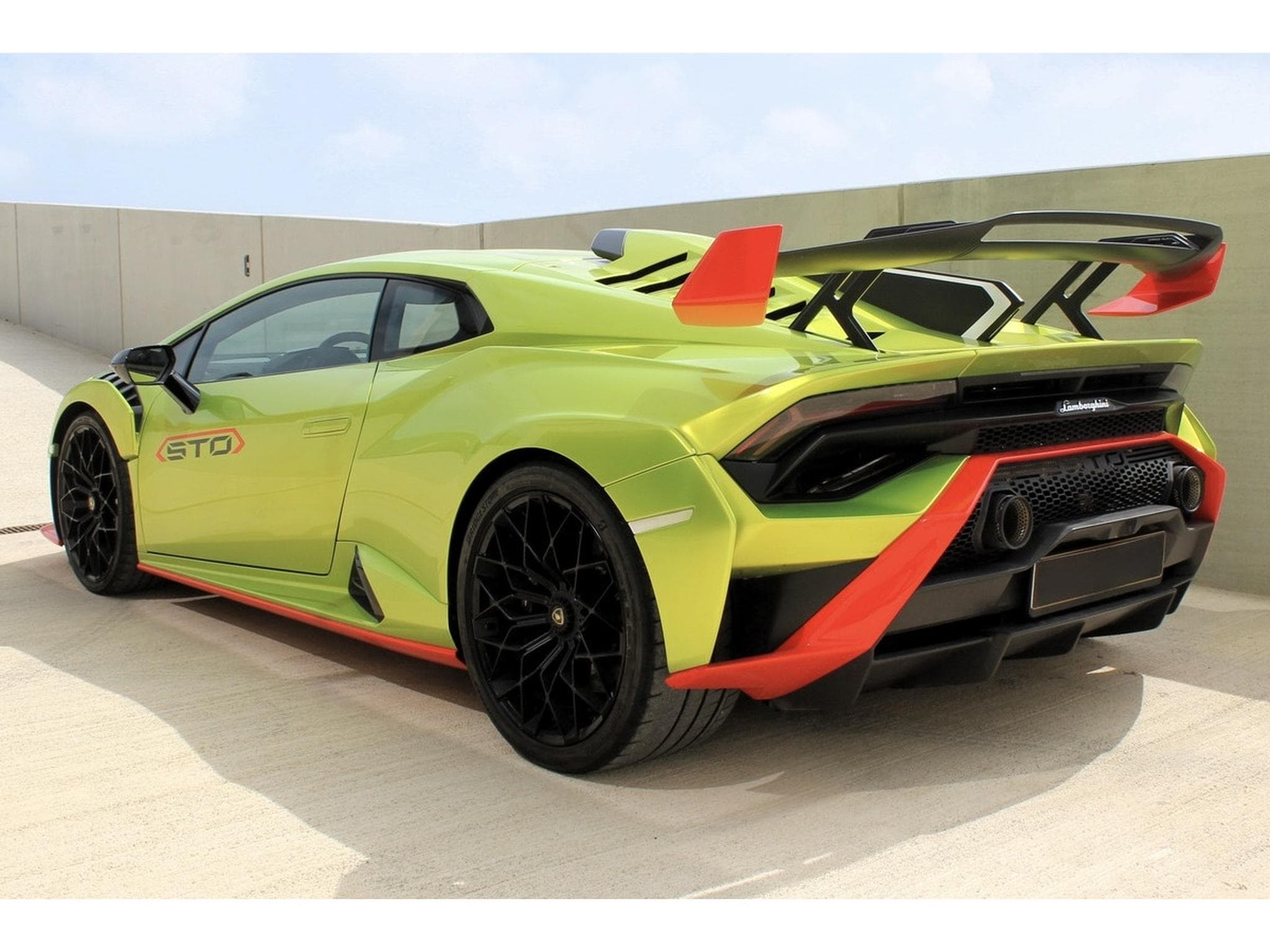 Lamborghini Huracán STO 5.2 V10 640 RWD LDF7 (2022) - Photo 4