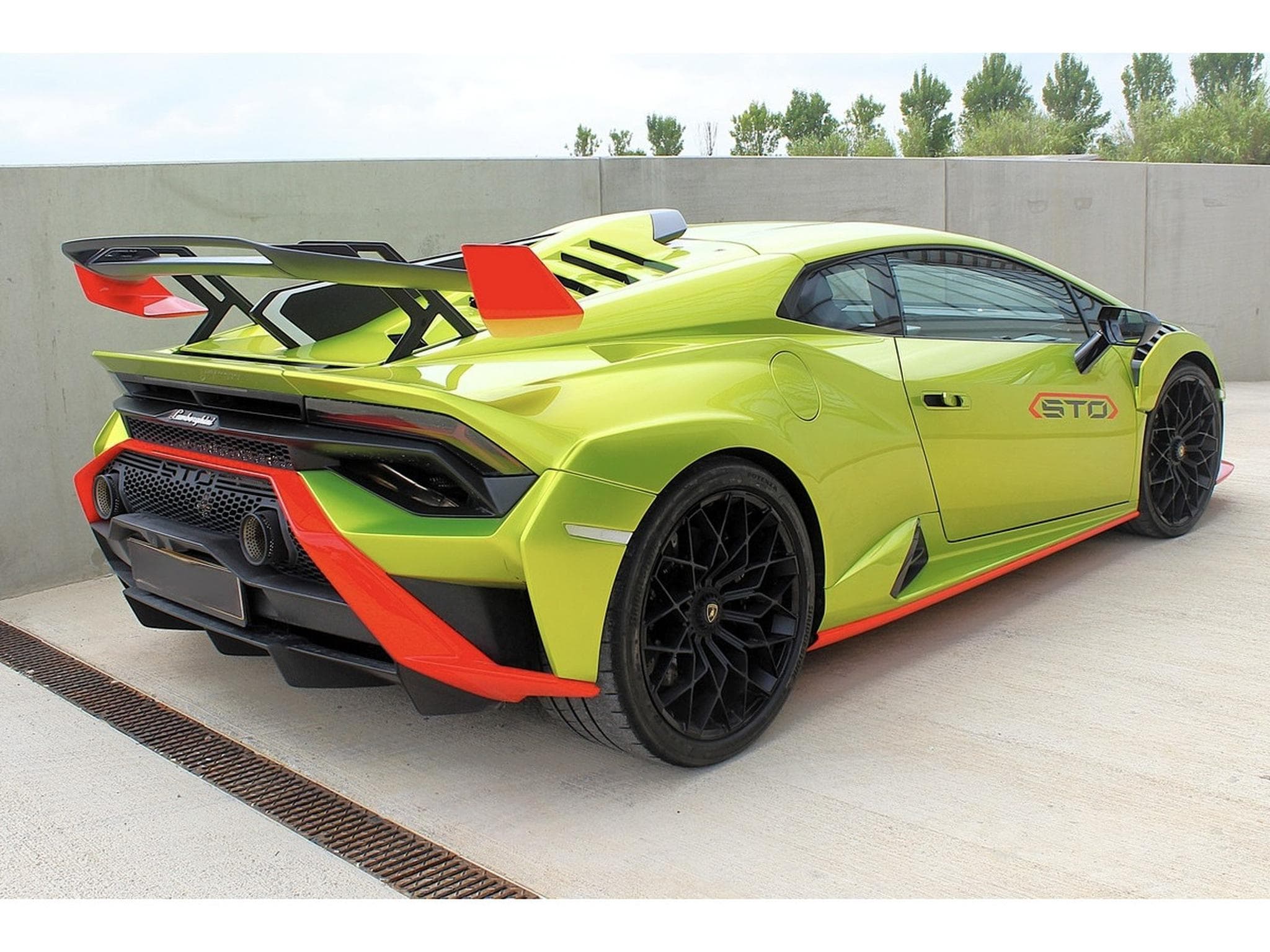 Lamborghini Huracán STO 5.2 V10 640 RWD LDF7 (2022) - Photo 6