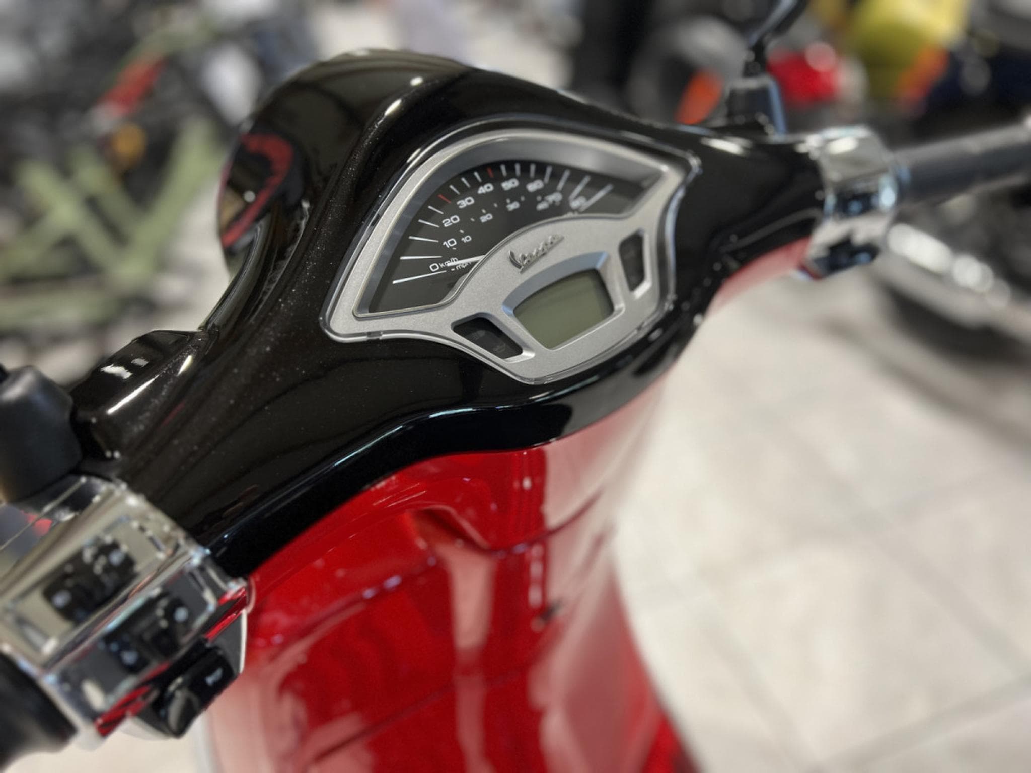Vespa Primavera Mickey Mouse Edition 4T  classe B 45 Km/h (2025) - Photo 5