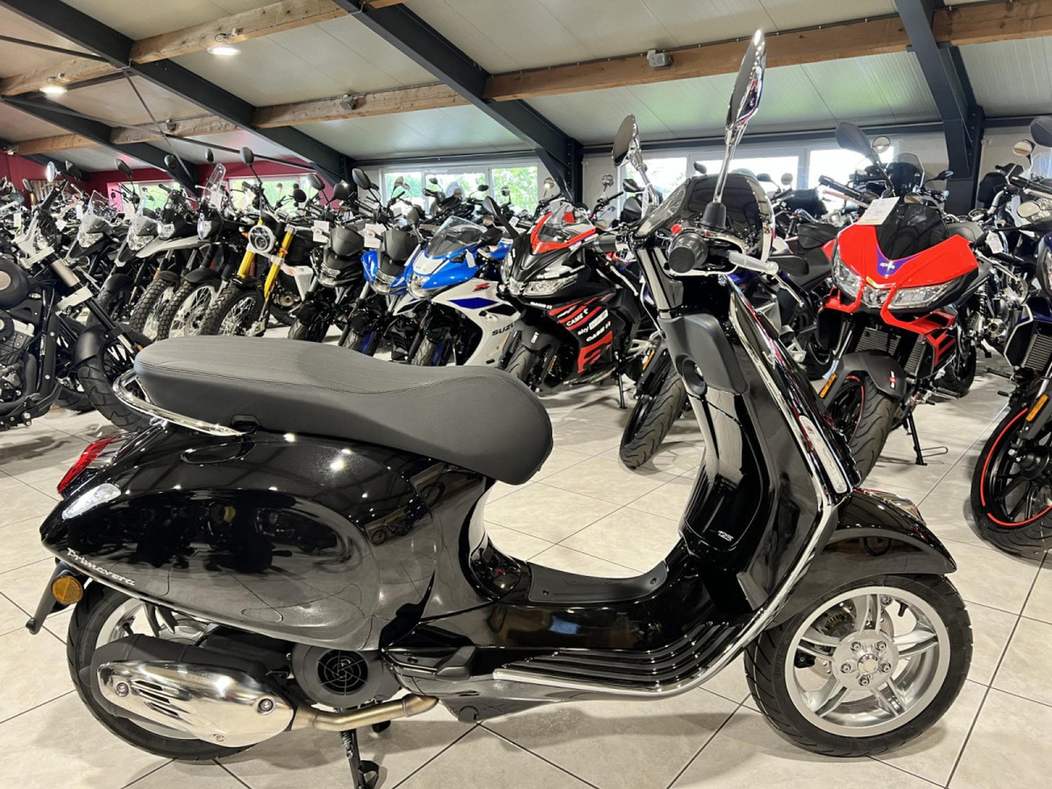 Vespa Primavera E5 + (2026) - Photo 1