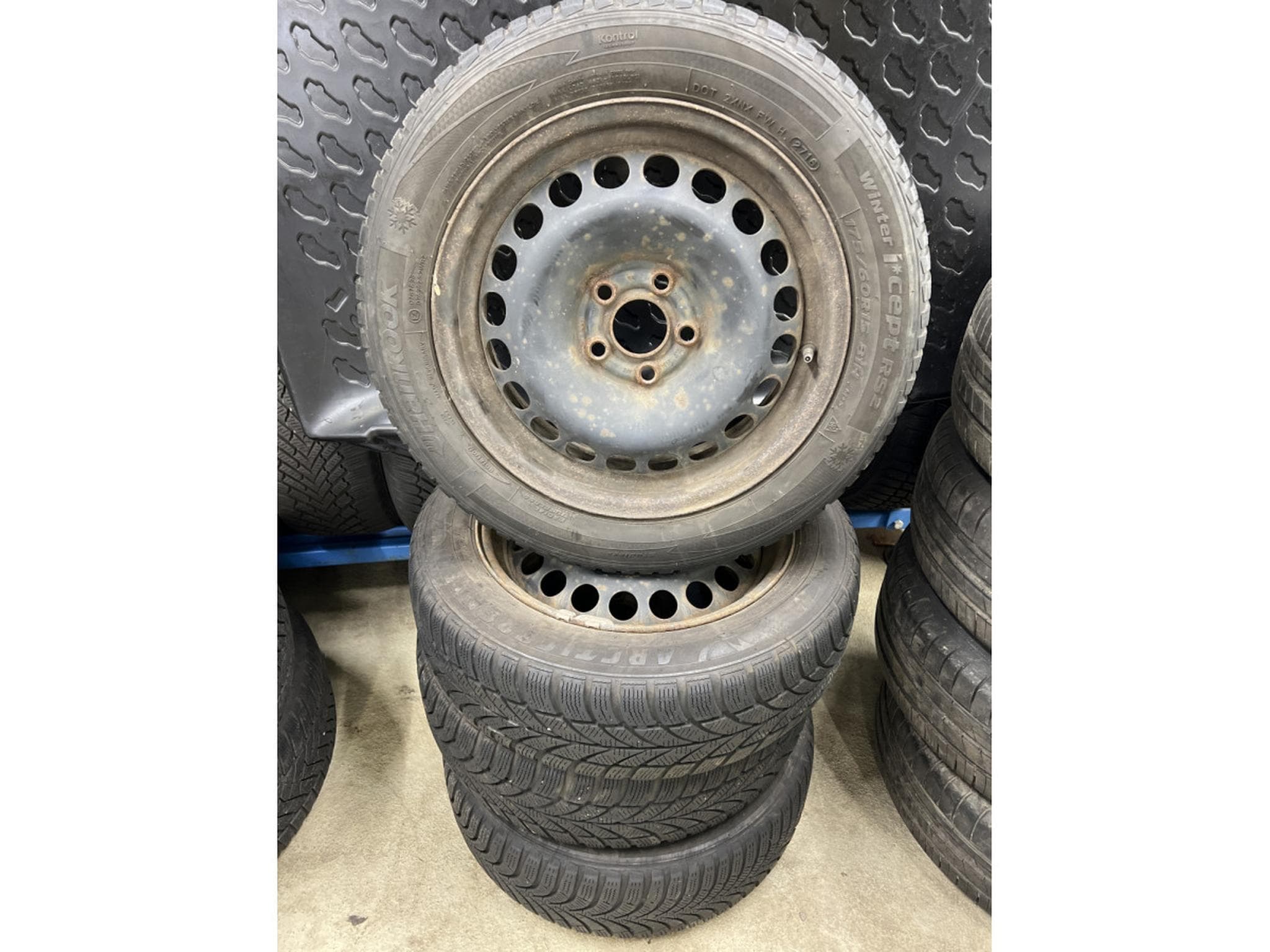 Jantes acier + Pneus – 15" - Photo 1
