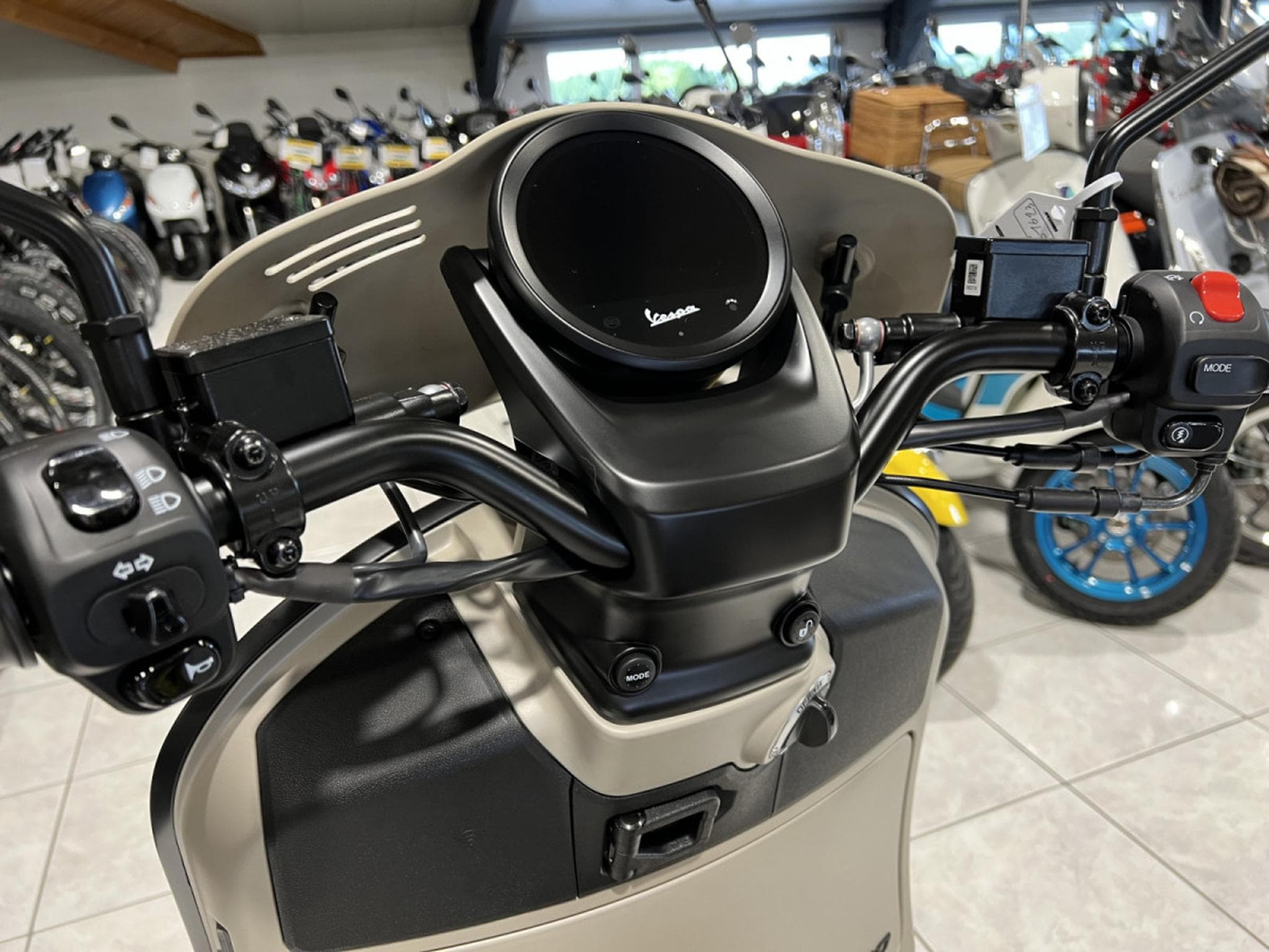 Vespa GTV 310 (2026) - Photo 4