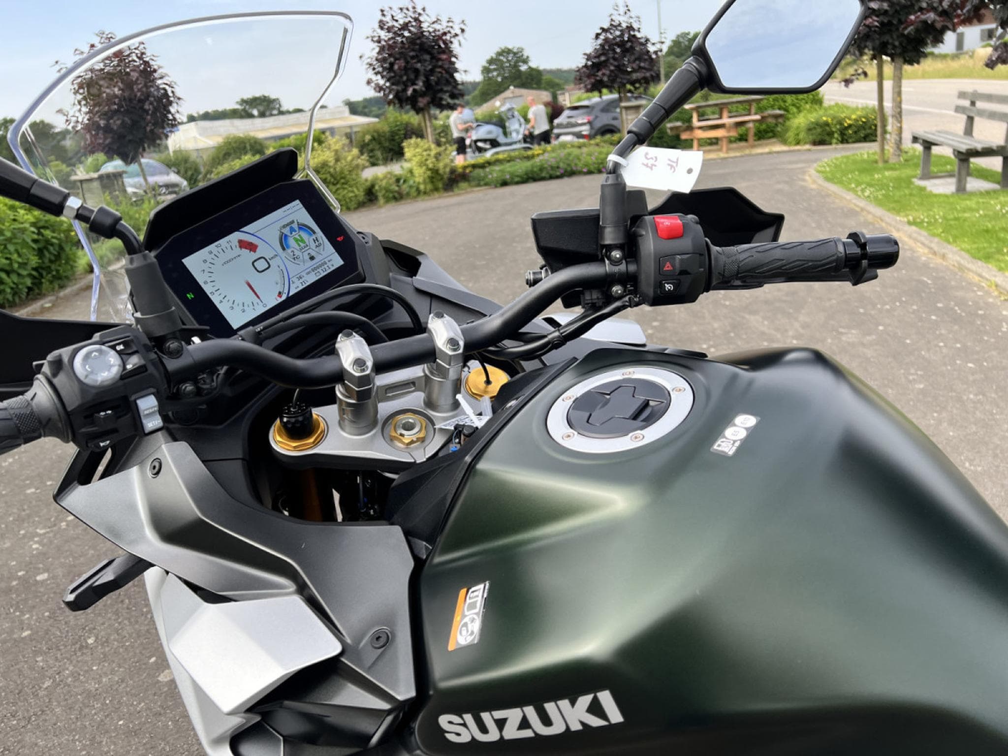 Suzuki GSX-S 1000 GX (2026) - Photo 6
