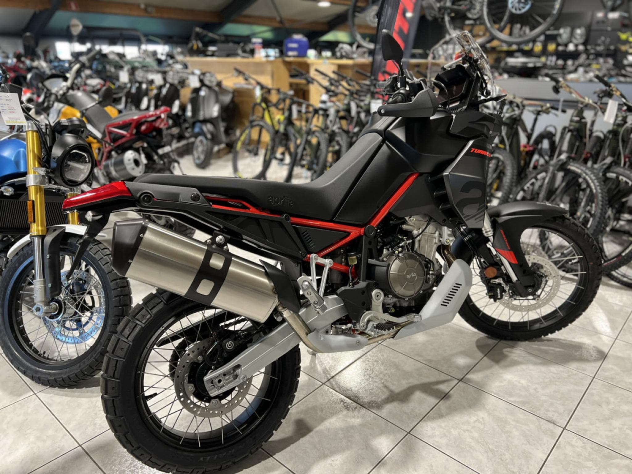 Aprilia Tuareg 660 ATREIDS BLACK disponible aussi en 35 KW (2024) - Photo 3