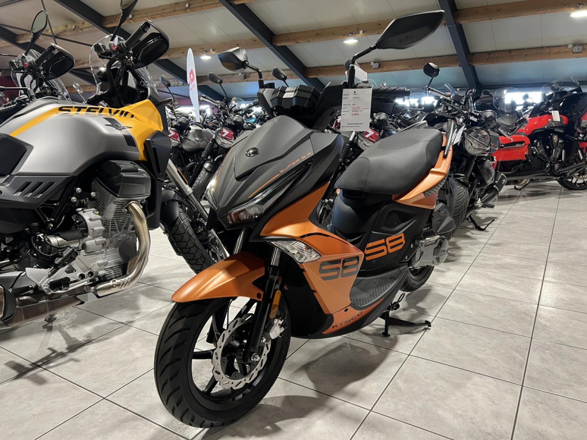 Kymco Super 8 R (2024) - Photo 2