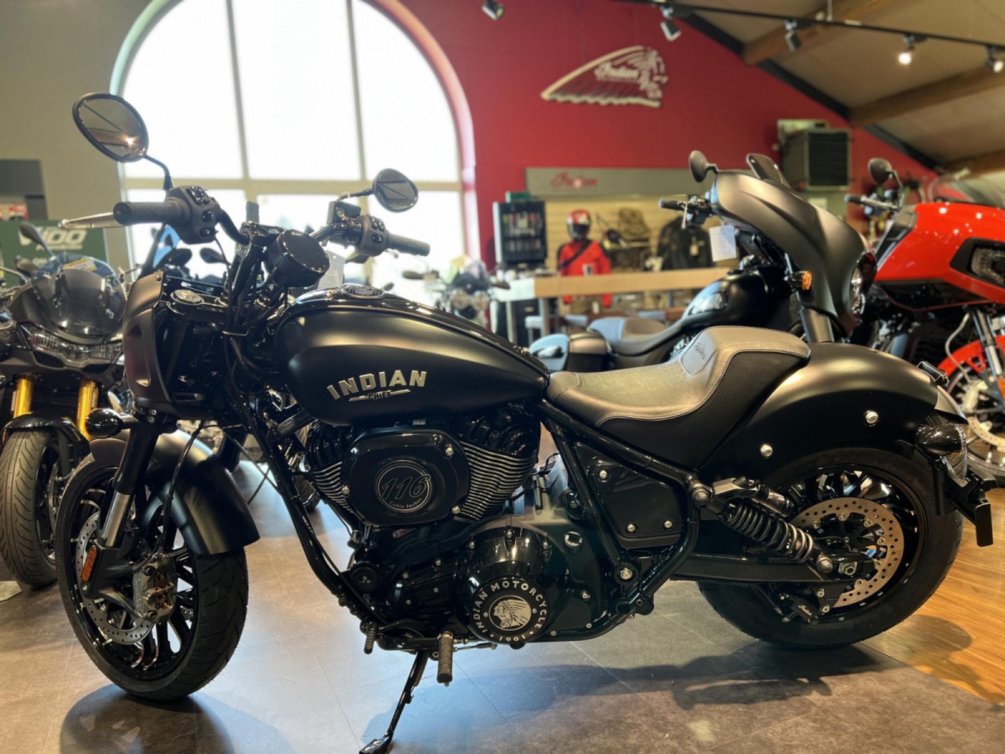 Indian Sport Chief 1900 Black Smoke (2026) - Photo 4
