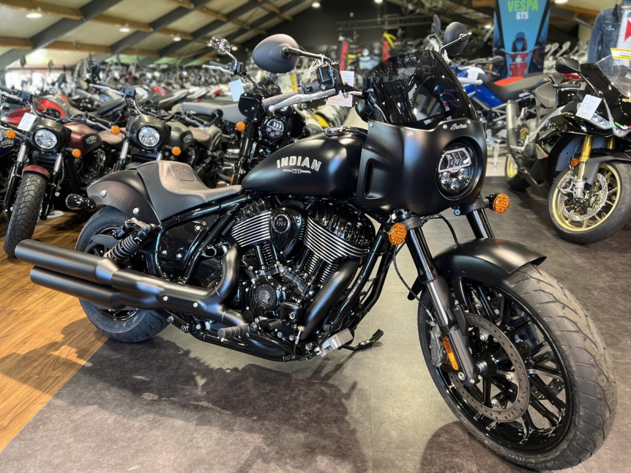 Indian Sport Chief 1900 Black Smoke (2026) - Photo 6