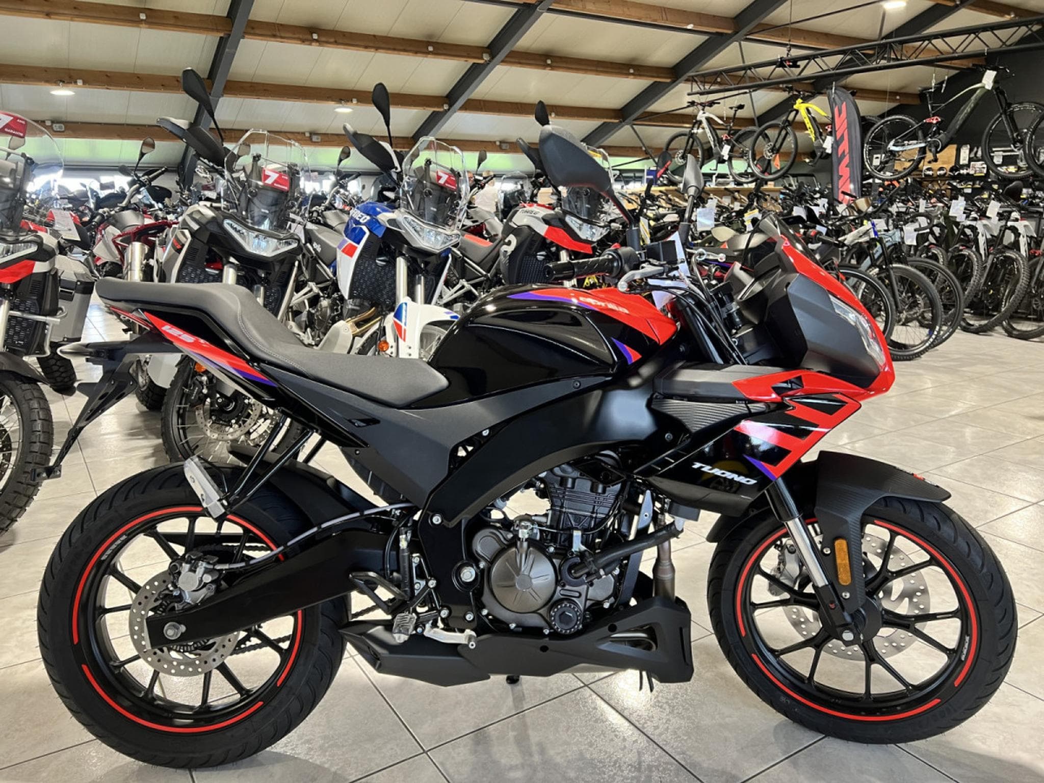 Aprilia Tuono 125 Rabaissée 550-065-35 (2026) - Photo 1