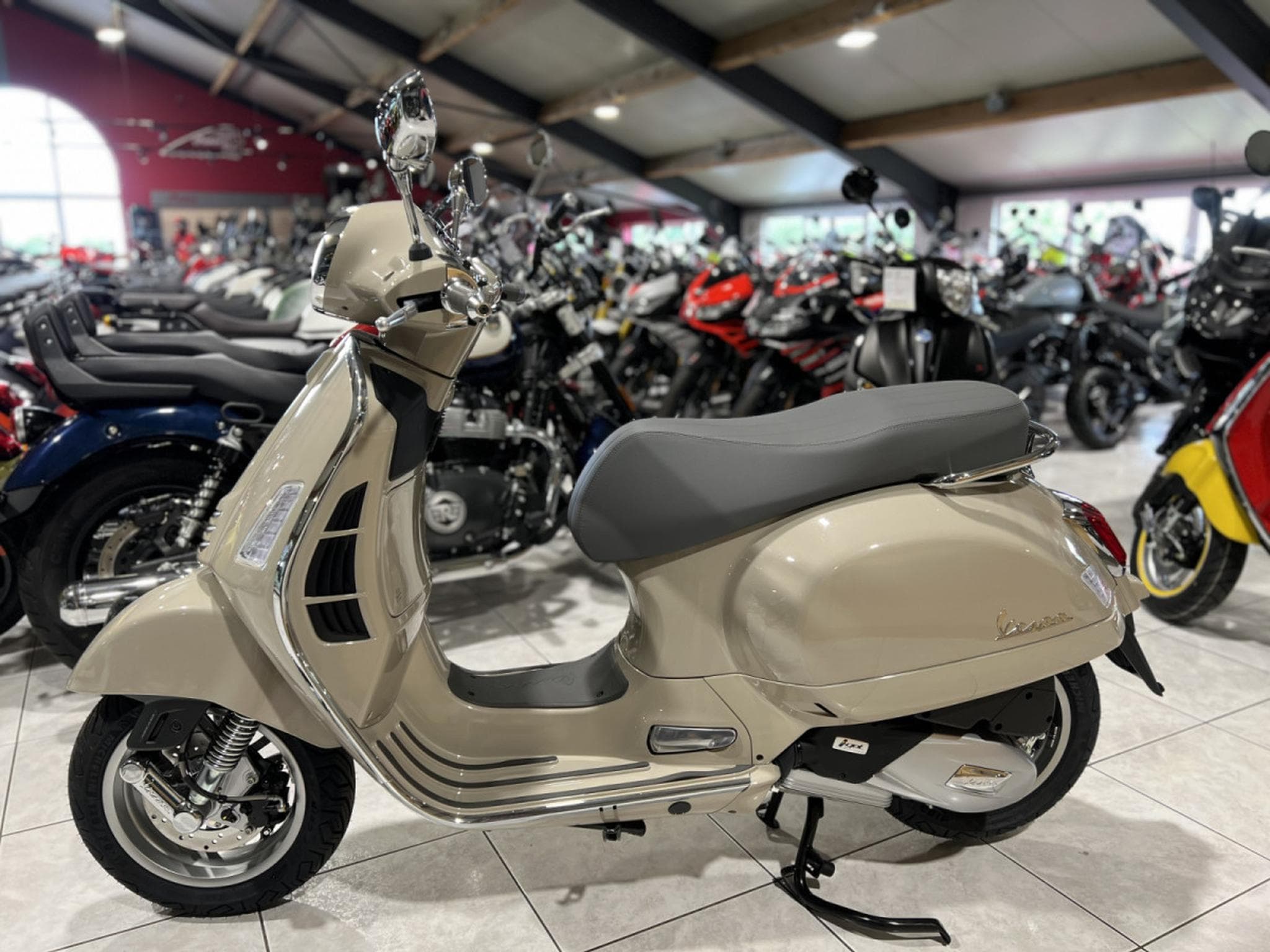 Vespa GTS Classica (2026) - Photo 4