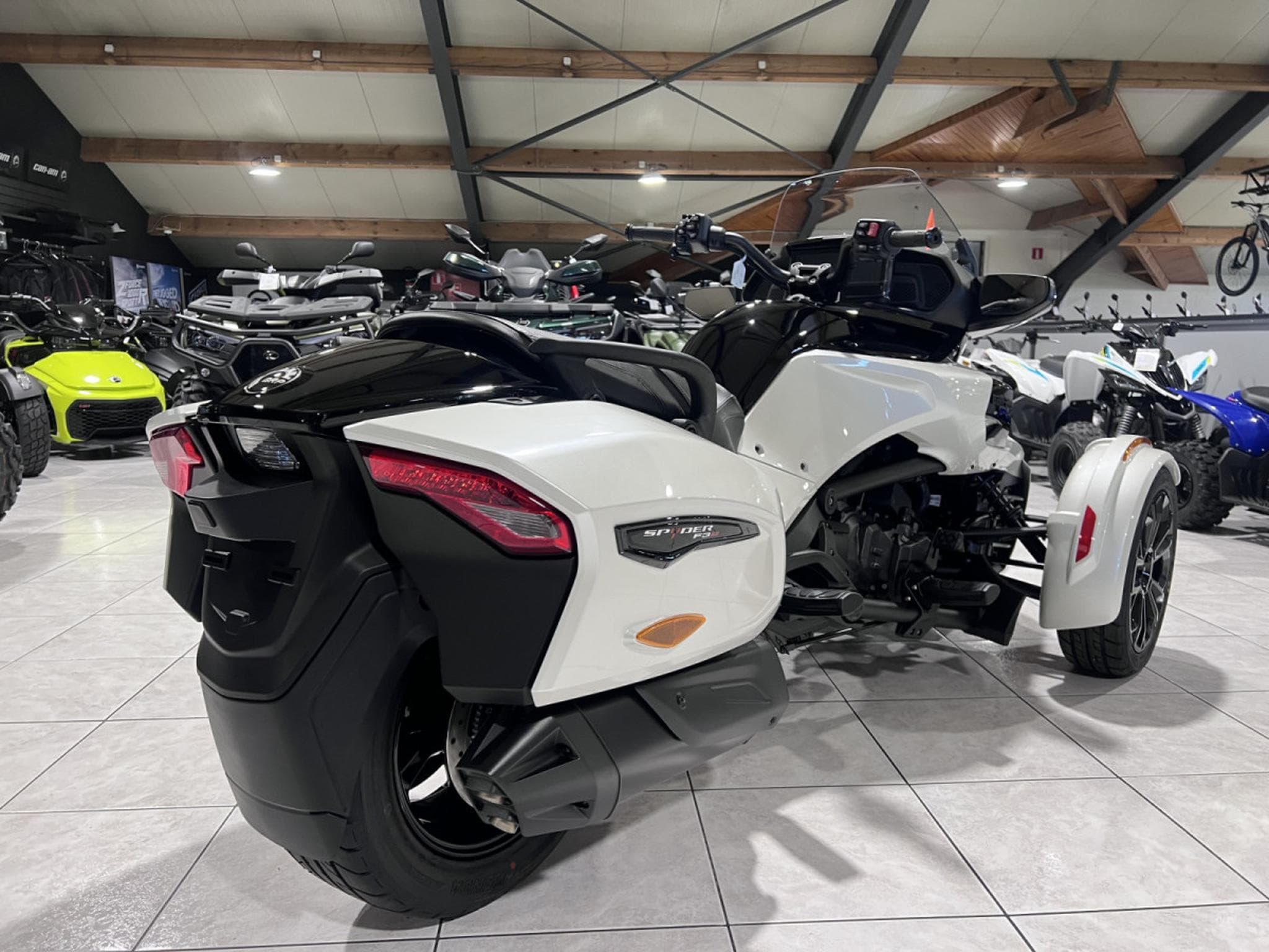 BRP Can-Am Spyder MY25 T (2026) - Photo 3